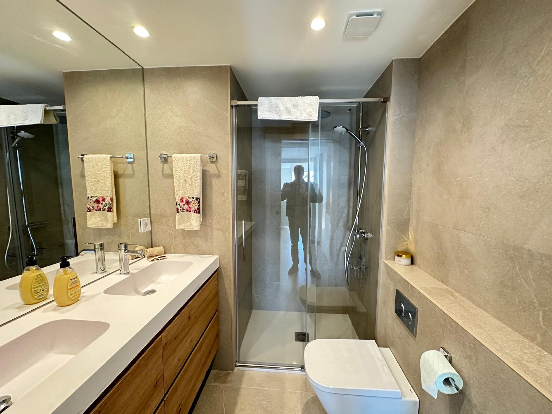 Espectacular apartamento en primera línea de playa con vistas panorámicas al mar en Marbella Centro