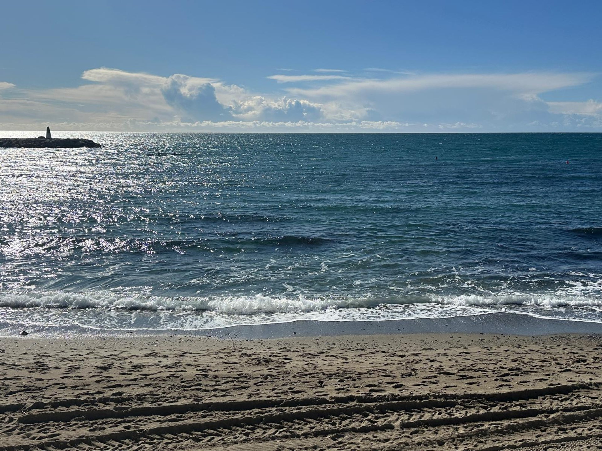 Espectacular apartamento en primera línea de playa con vistas panorámicas al mar en Marbella Centro