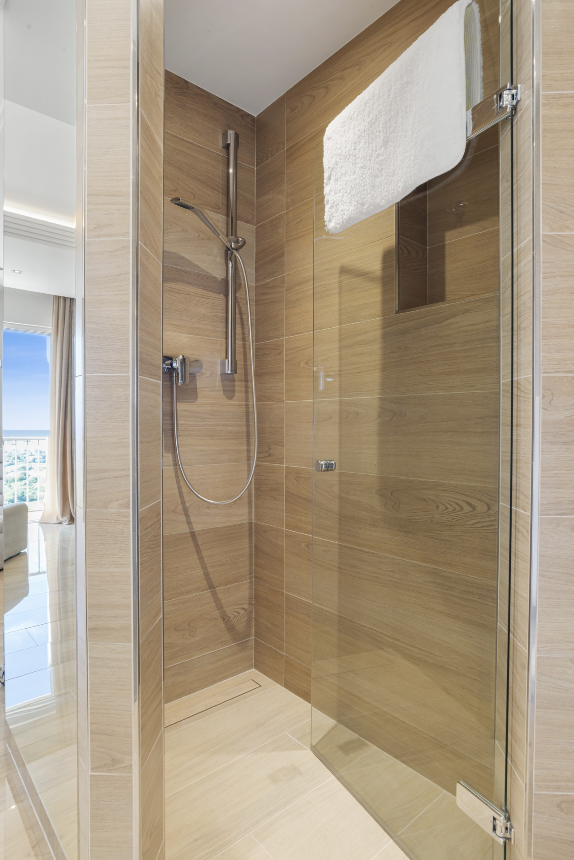 Elegant duplex penthouse with panoramic views in Los Almendros, Benahavis