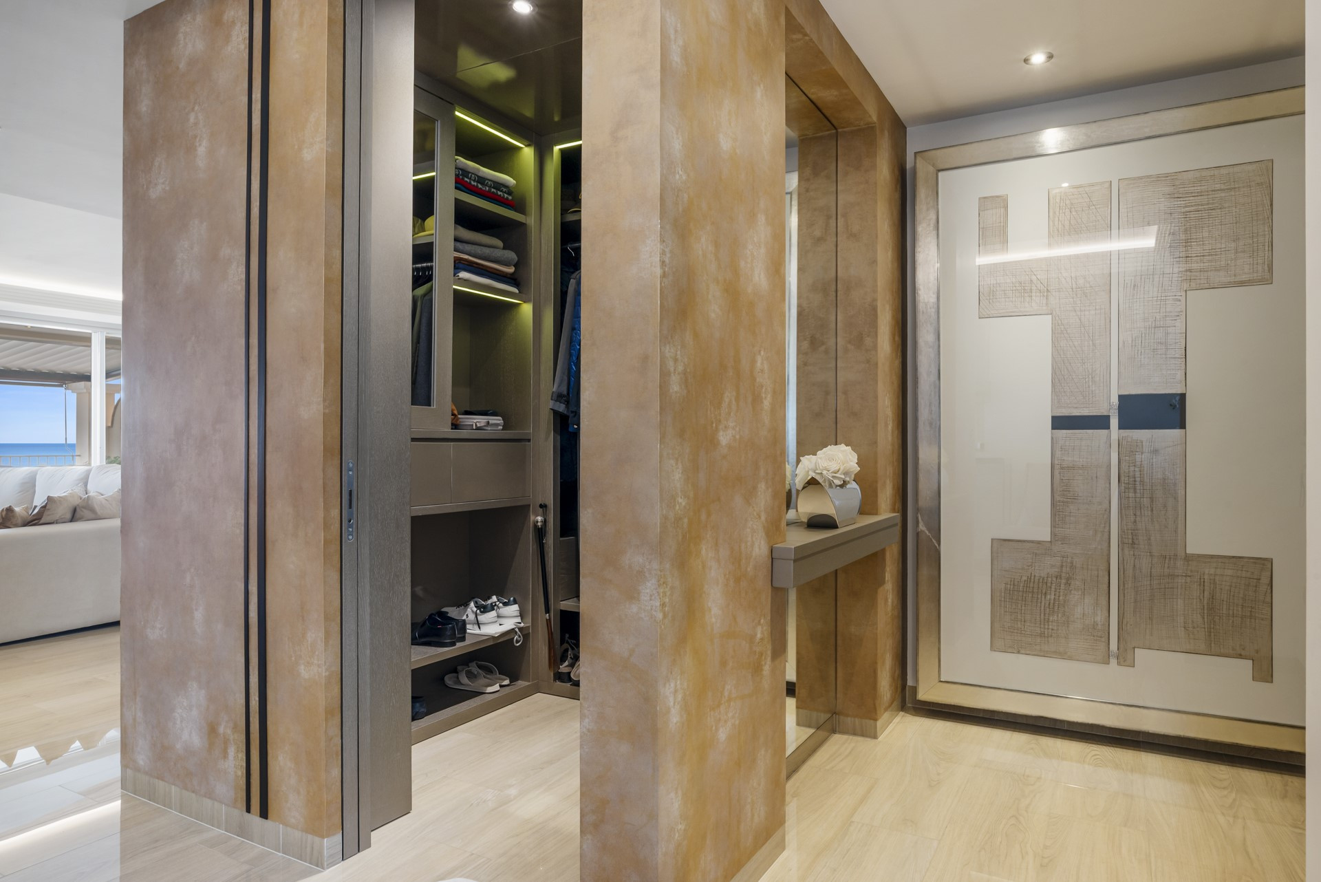 Elegant duplex penthouse with panoramic views in Los Almendros, Benahavis