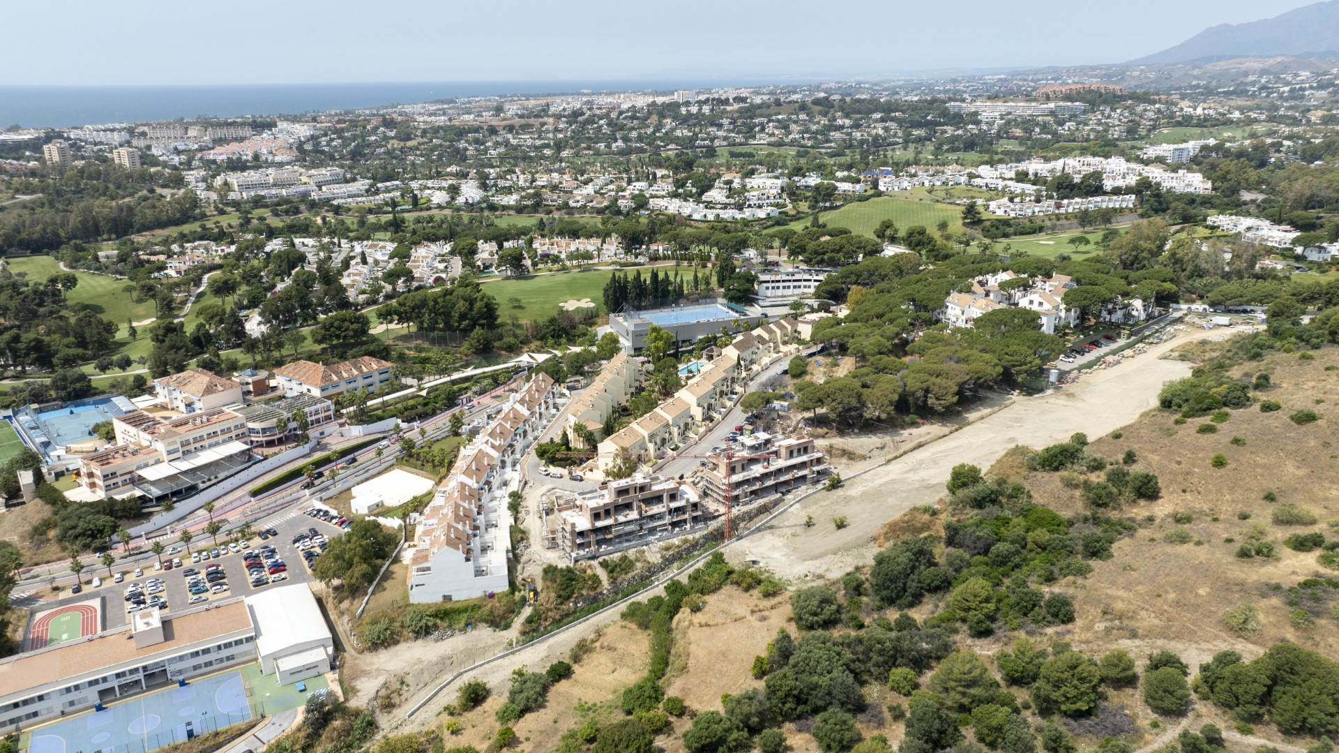 Luxury new build apartment complex in Aloha, Nueva Andalucia