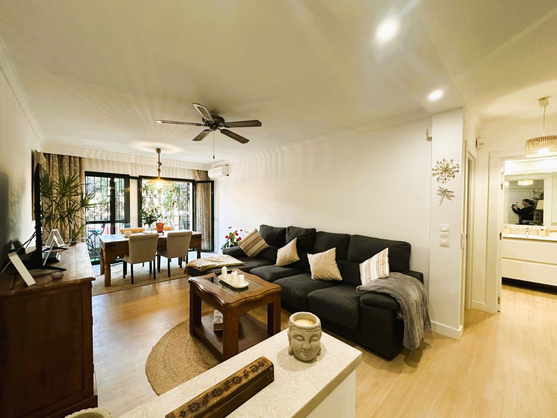 Elegant ground floor apartment, beachside in San Pedro