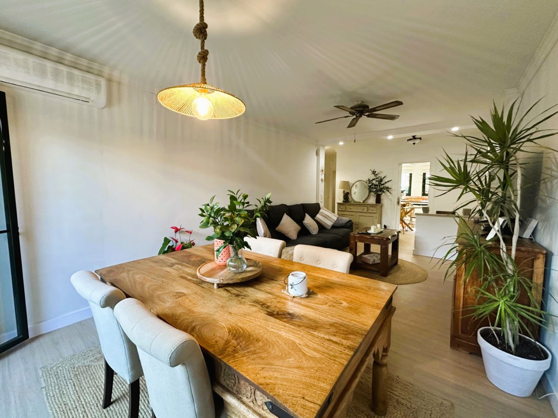 Elegant ground floor apartment, beachside in San Pedro