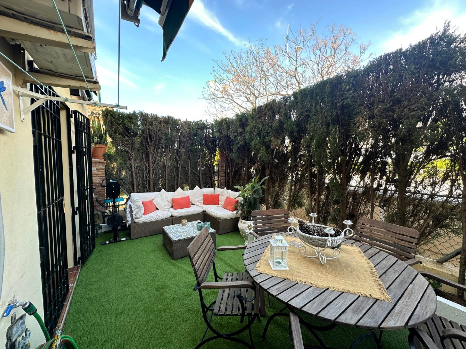 Elegant ground floor apartment, beachside in San Pedro