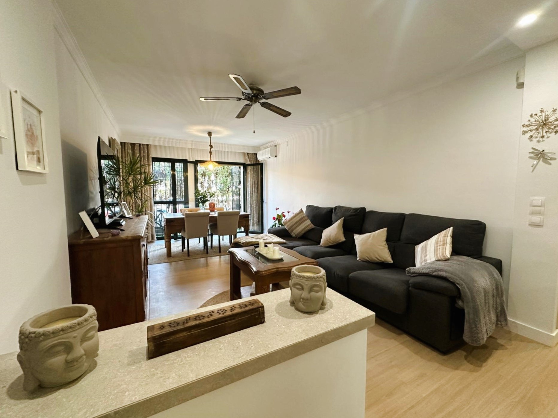 Elegant ground floor apartment, beachside in San Pedro