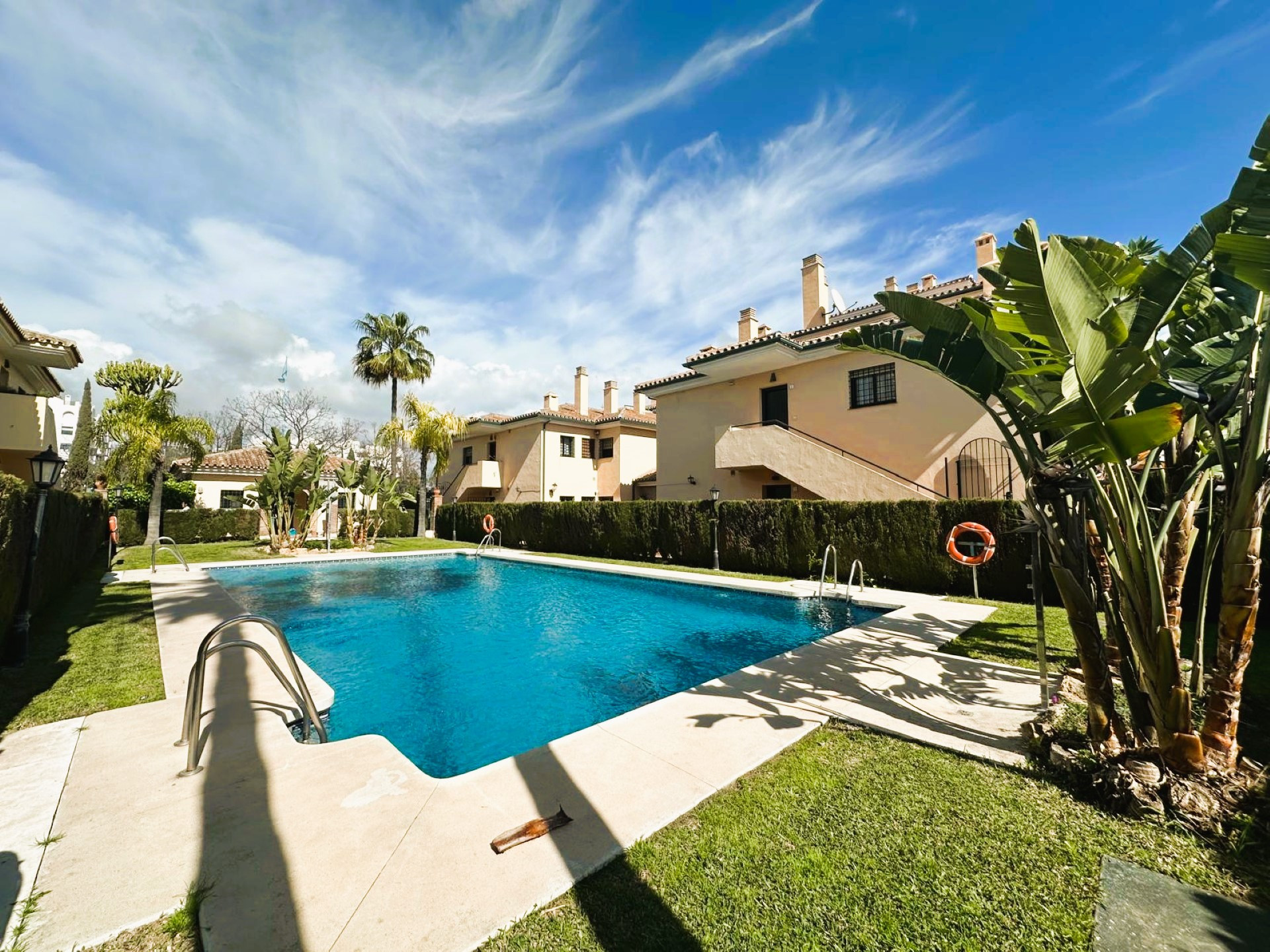 Elegant ground floor apartment, beachside in San Pedro