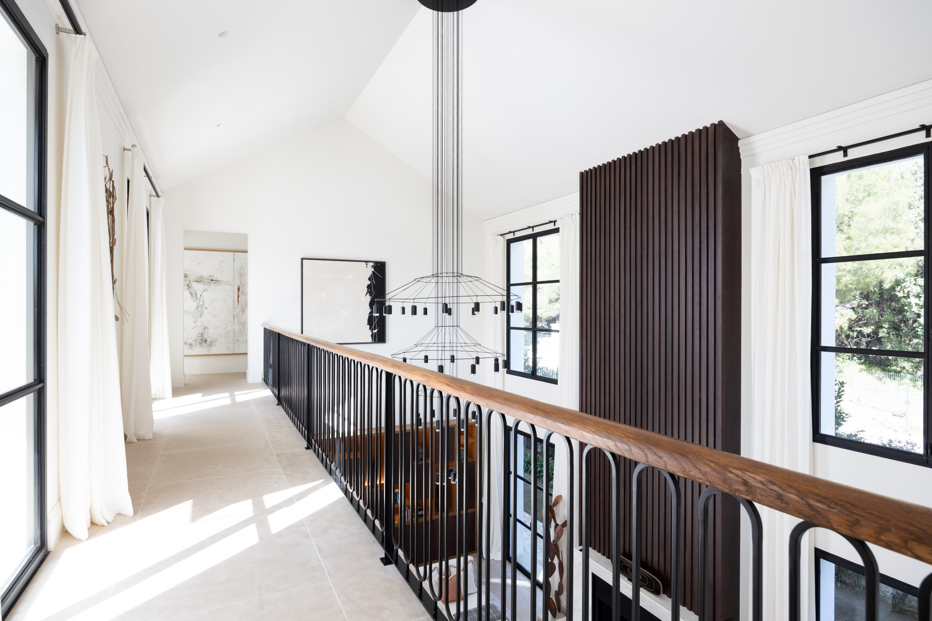 Villa moderna de estilo andaluz con 6 dormitorios en Cascada de Camoján, Milla de Oro de Marbella