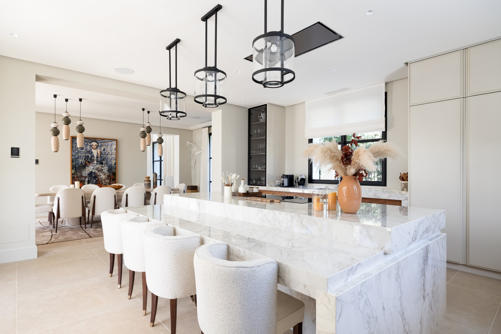 Villa moderna de estilo andaluz con 6 dormitorios en Cascada de Camoján, Milla de Oro de Marbella