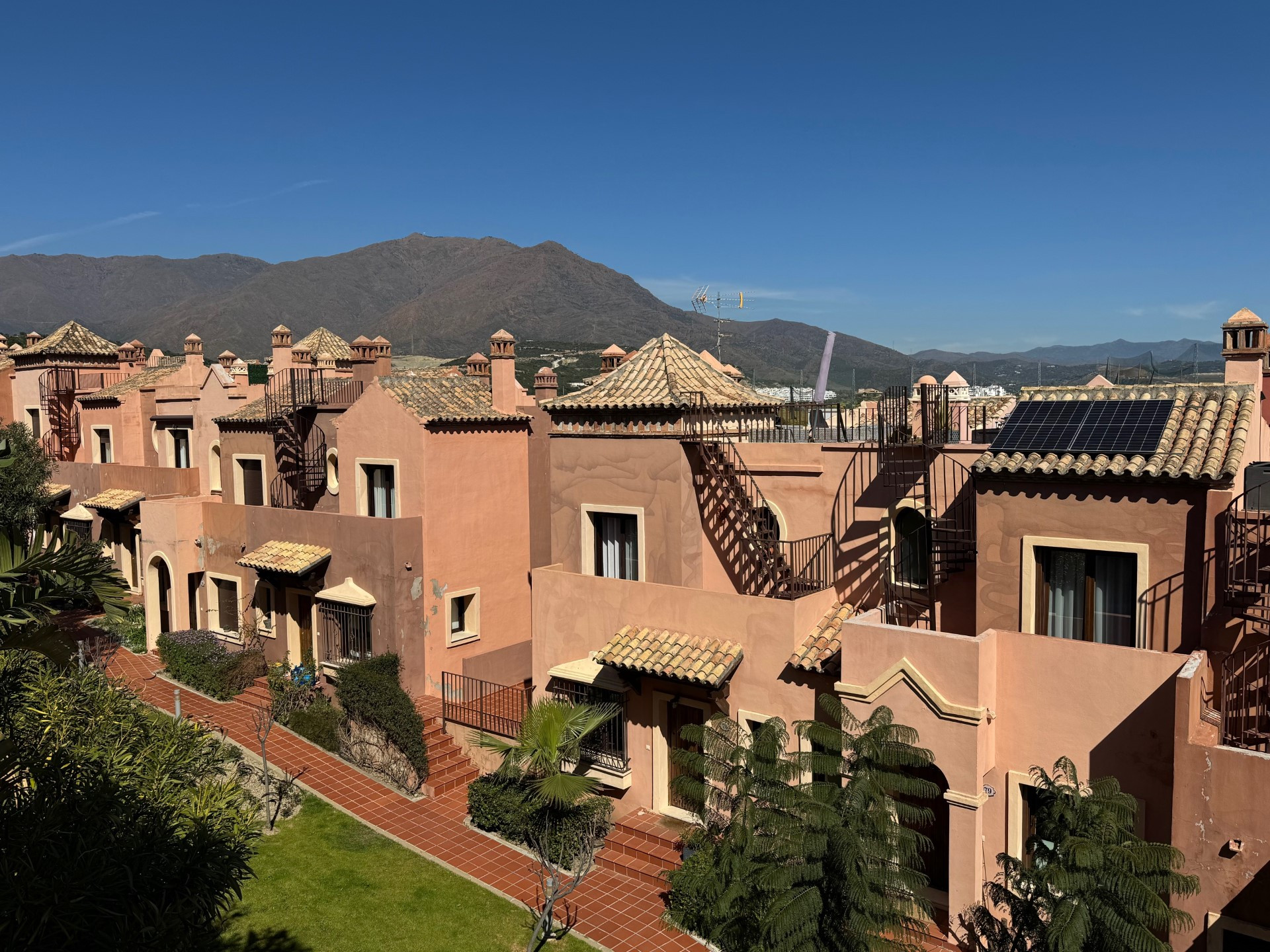 Corner townhouse in Estepona's Las Villas de Santa Maria gated community