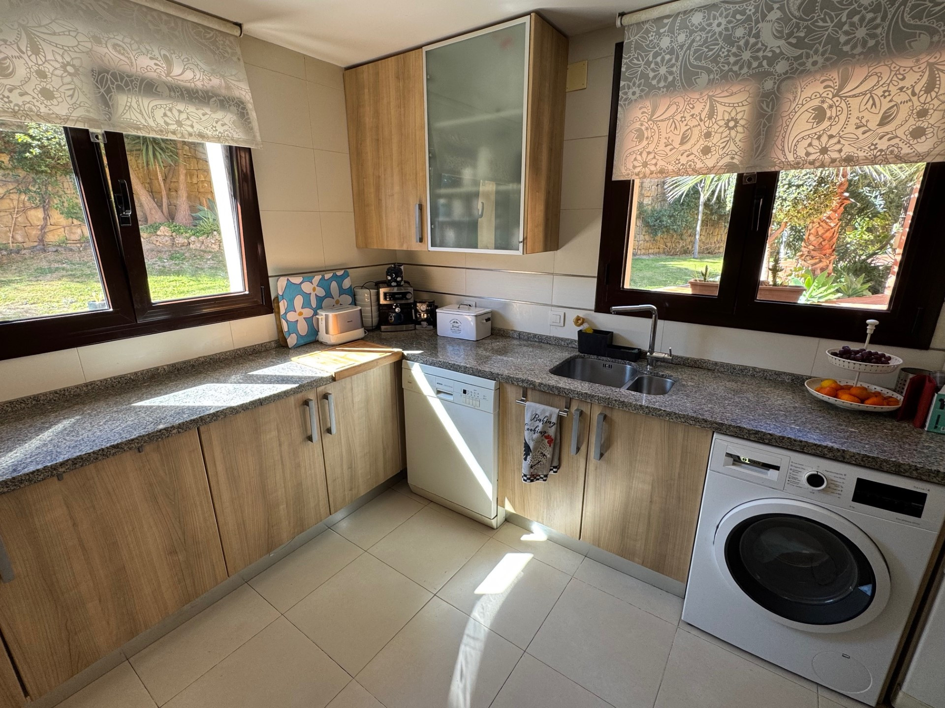 Corner townhouse in Estepona's Las Villas de Santa Maria gated community