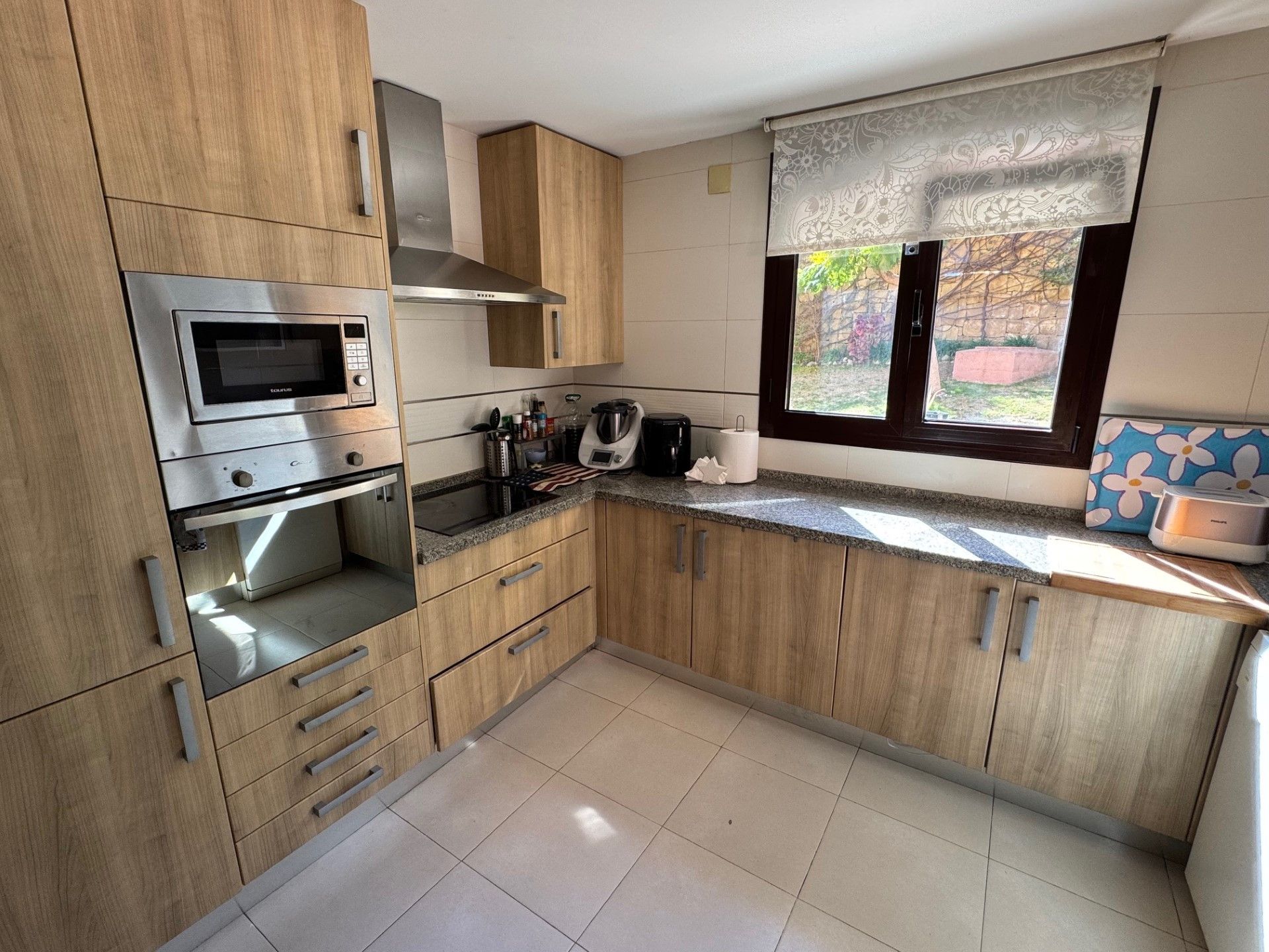 Corner townhouse in Estepona's Las Villas de Santa Maria gated community