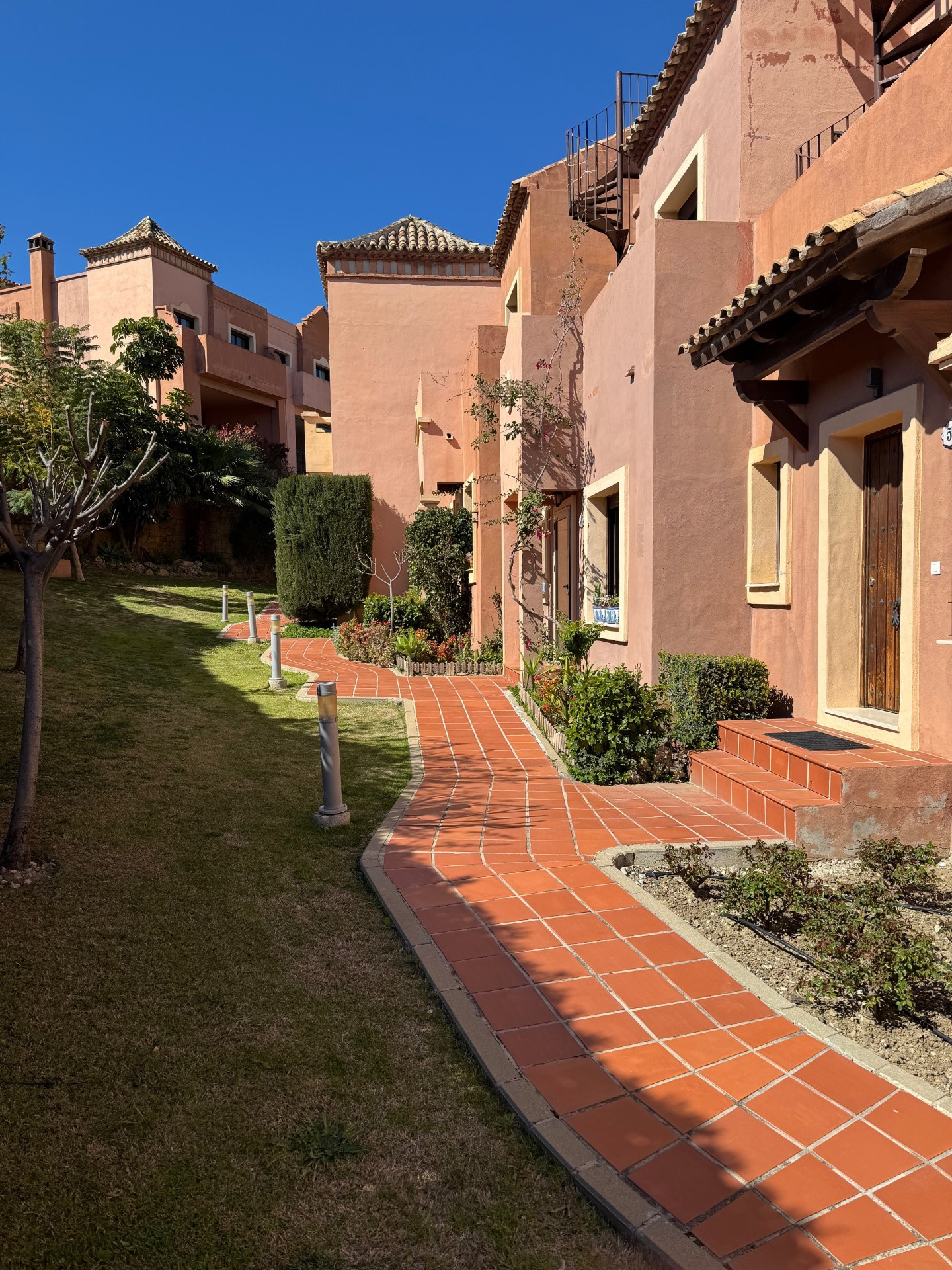 Corner townhouse in Estepona's Las Villas de Santa Maria gated community