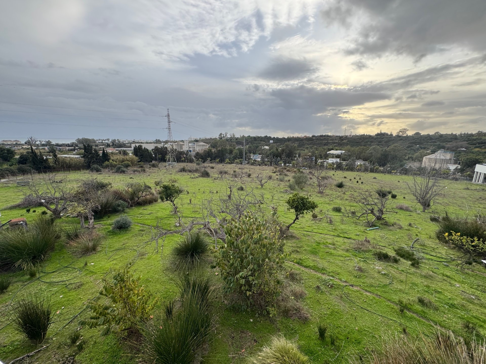 Finca con gran terreno en Guadalmansa, Estepona