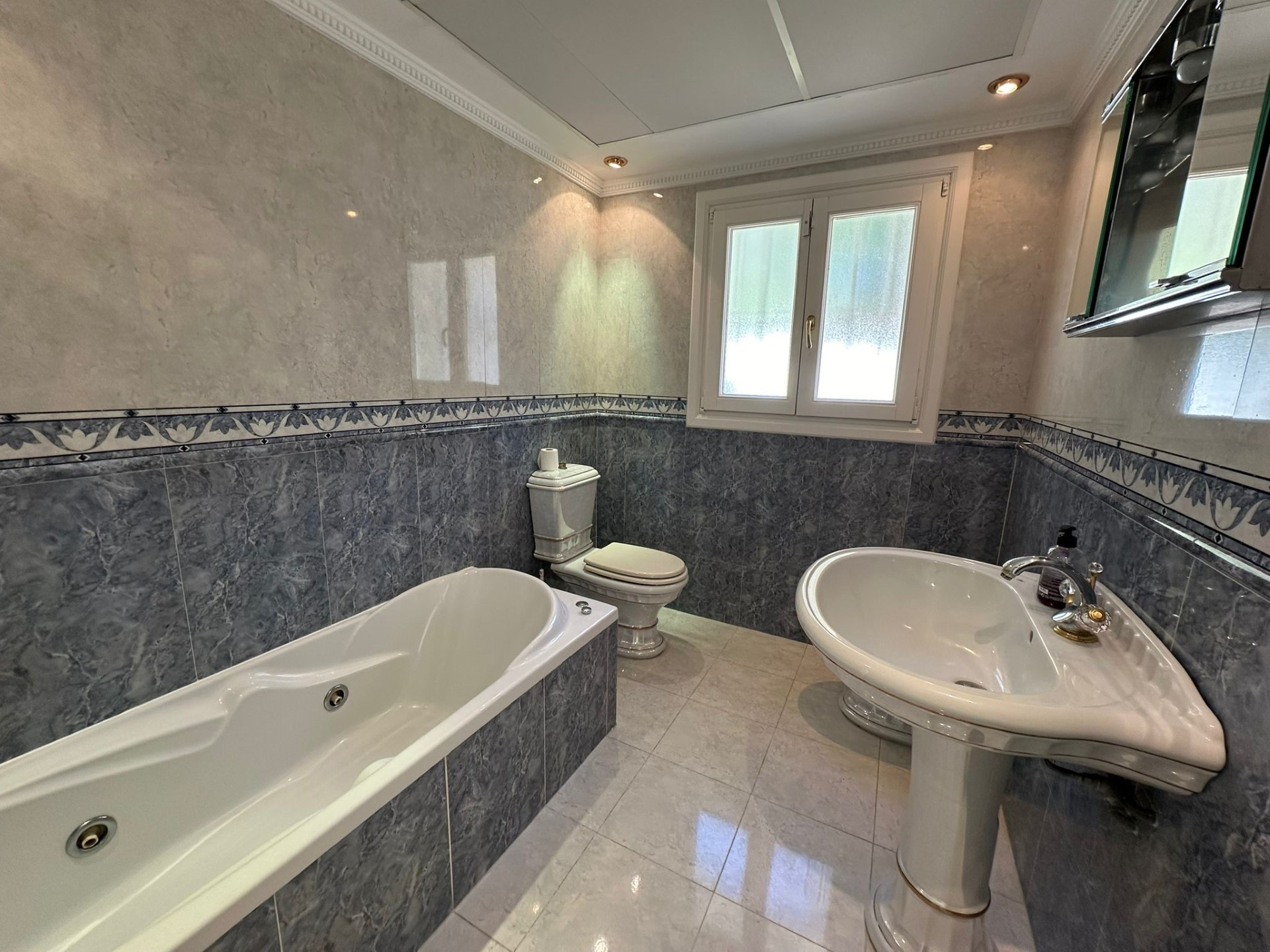 Detached Villa in Marbesa. Excellent Opportunity Close to the Beach