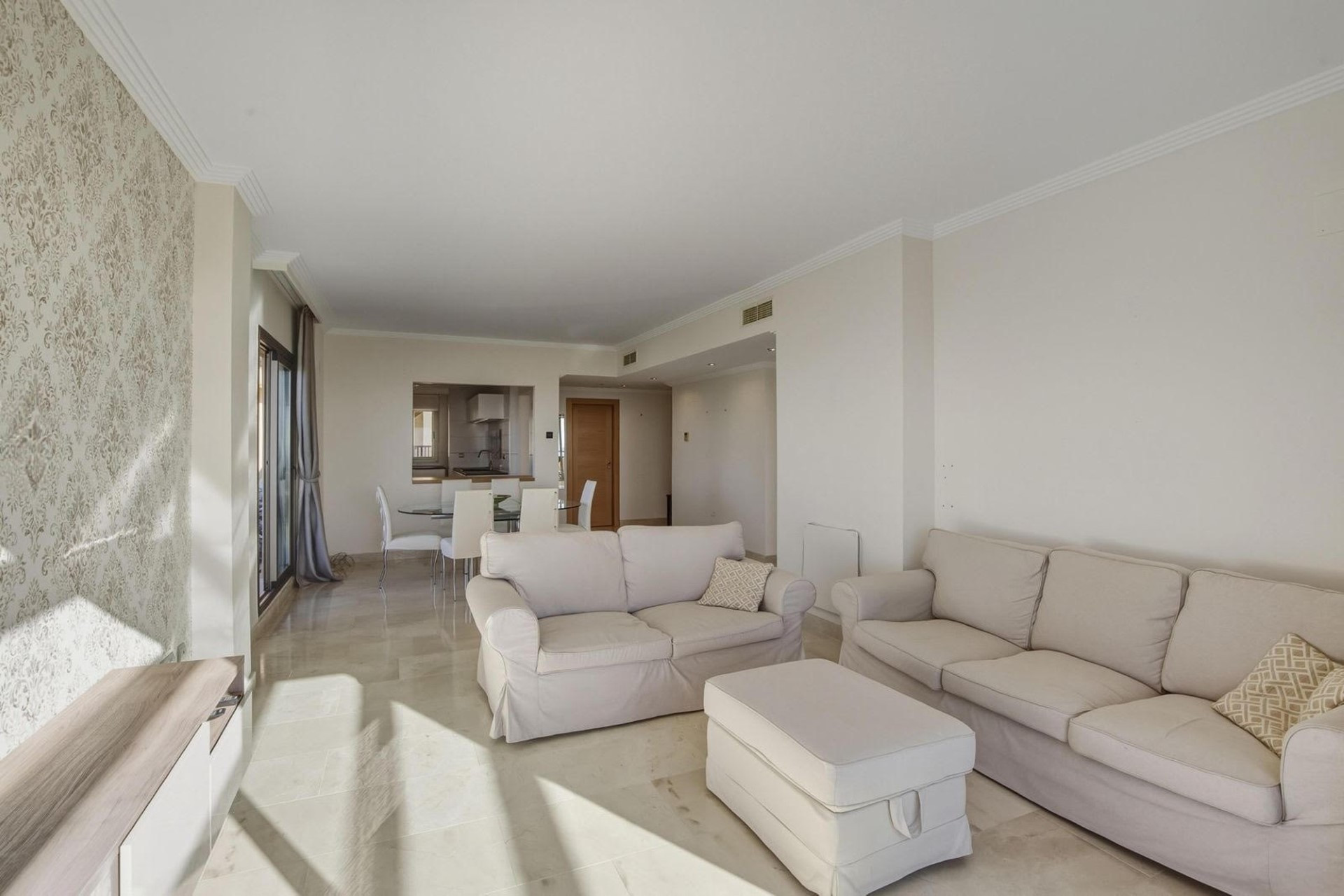 2 bedroom penthouse with panoramic views in Hacienda del Señorio de Cifuentes, Benahavis