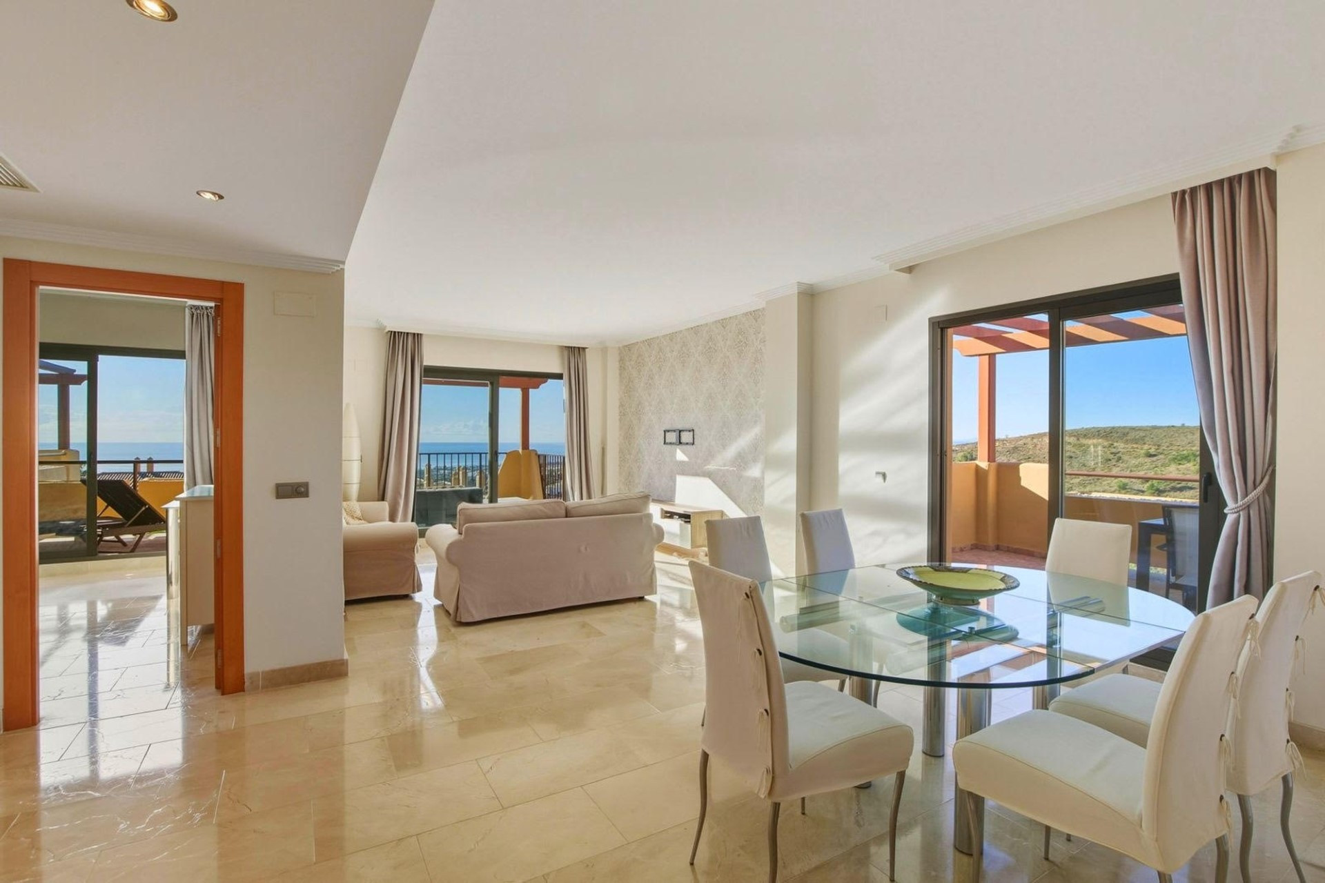 2 bedroom penthouse with panoramic views in Hacienda del Señorio de Cifuentes, Benahavis