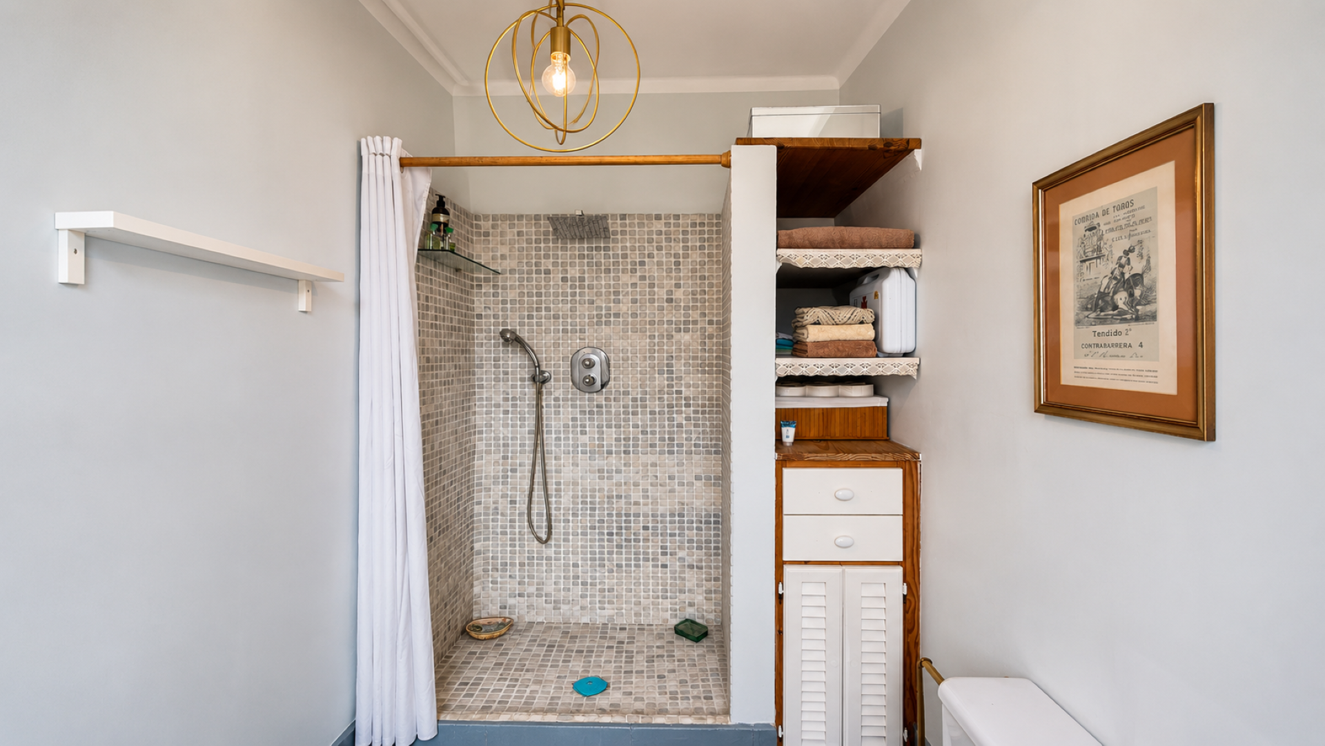 Estudio amueblado con terraza privada en Las Chapas.