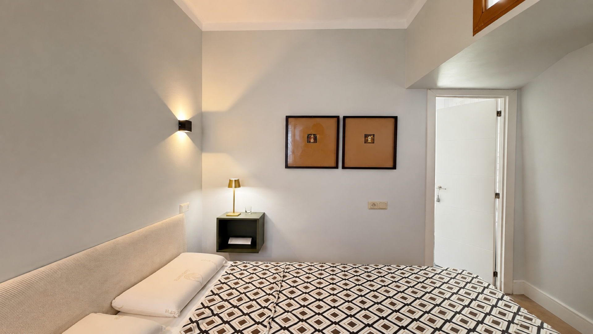 Estudio amueblado con terraza privada en Las Chapas.