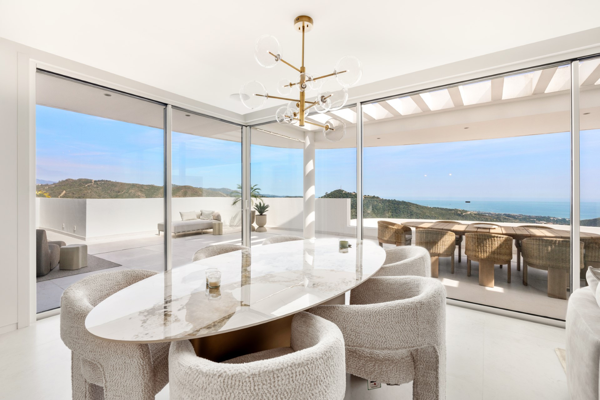 Spacious and modern 3 bedroom penthouse in Palo Alto, Ojen