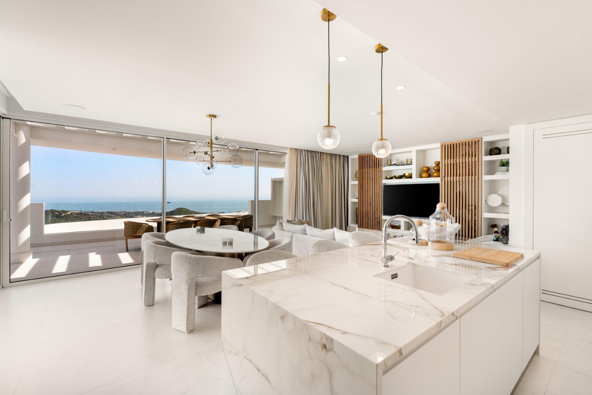 Spacious and modern 3 bedroom penthouse in Palo Alto, Ojen