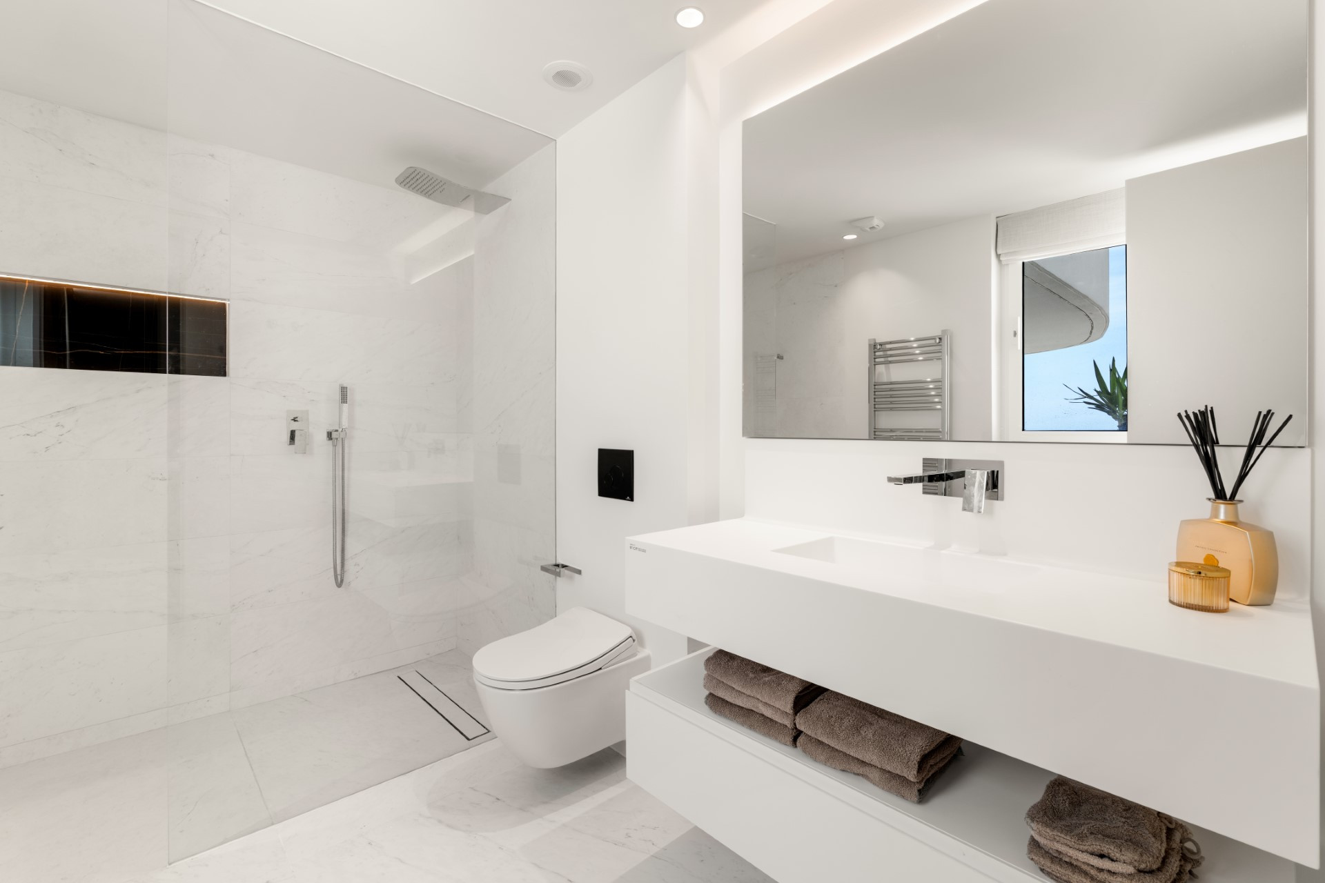 Spacious and modern 3 bedroom penthouse in Palo Alto, Ojen