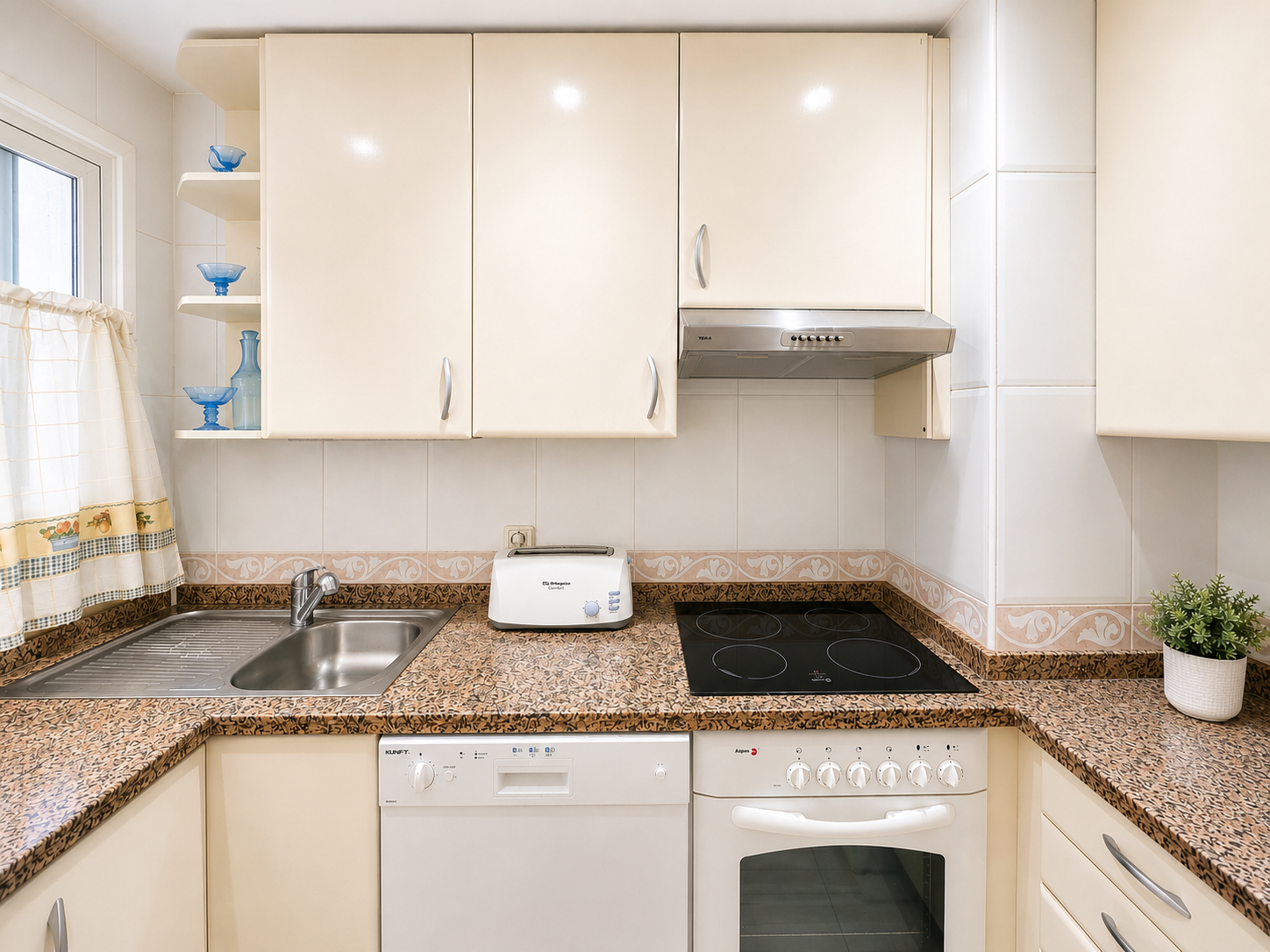 Apartamento en primera línea de golf con vistas panorámicas en Campos de Guadalmina, Guadalmina Alta