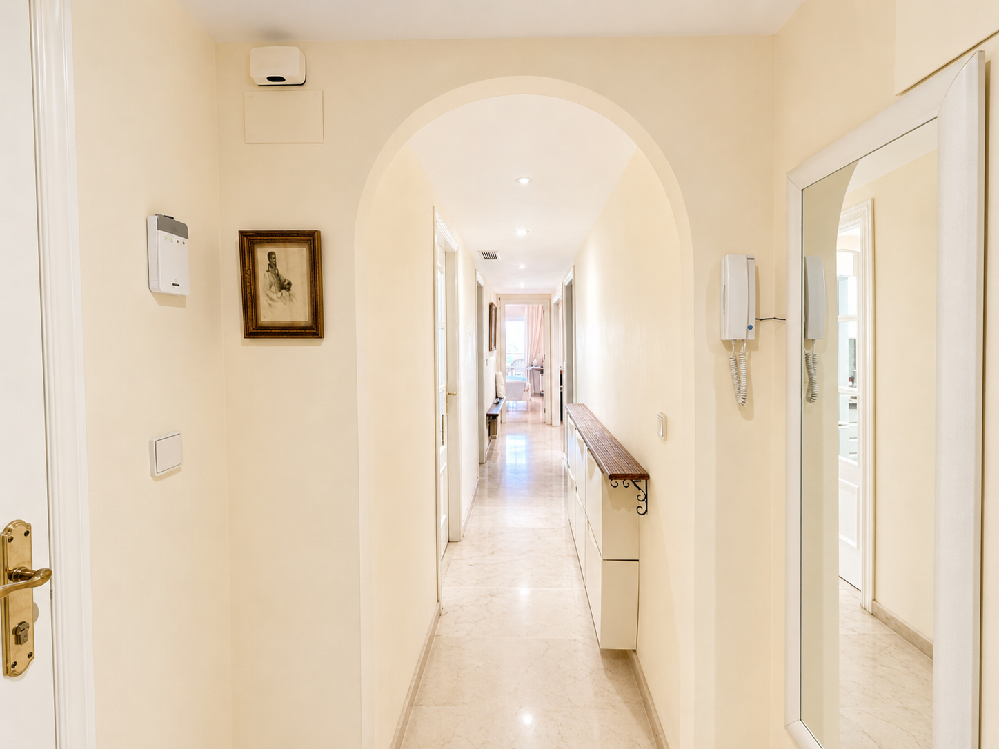 Apartamento en primera línea de golf con vistas panorámicas en Campos de Guadalmina, Guadalmina Alta