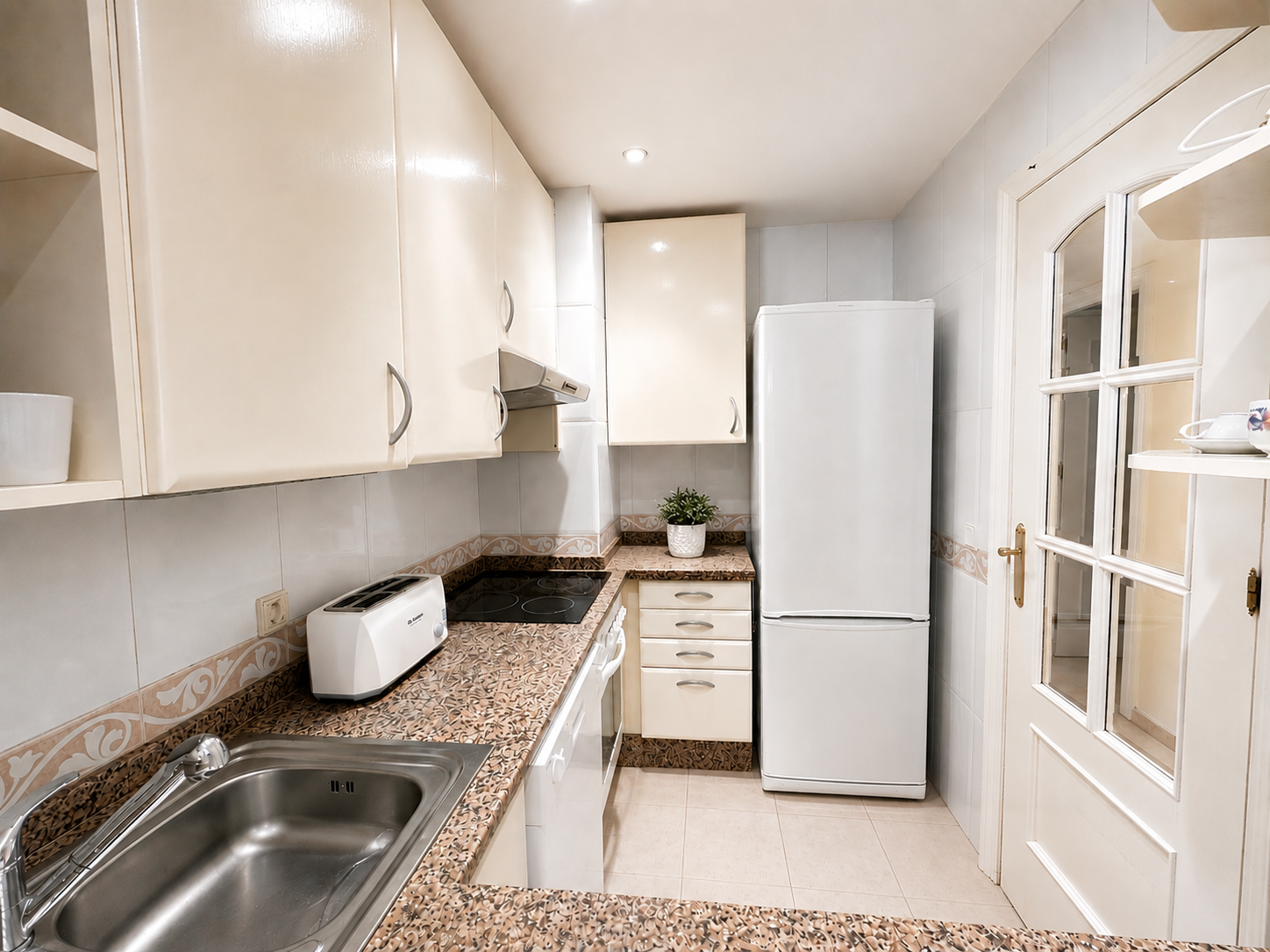 Apartamento en primera línea de golf con vistas panorámicas en Campos de Guadalmina, Guadalmina Alta
