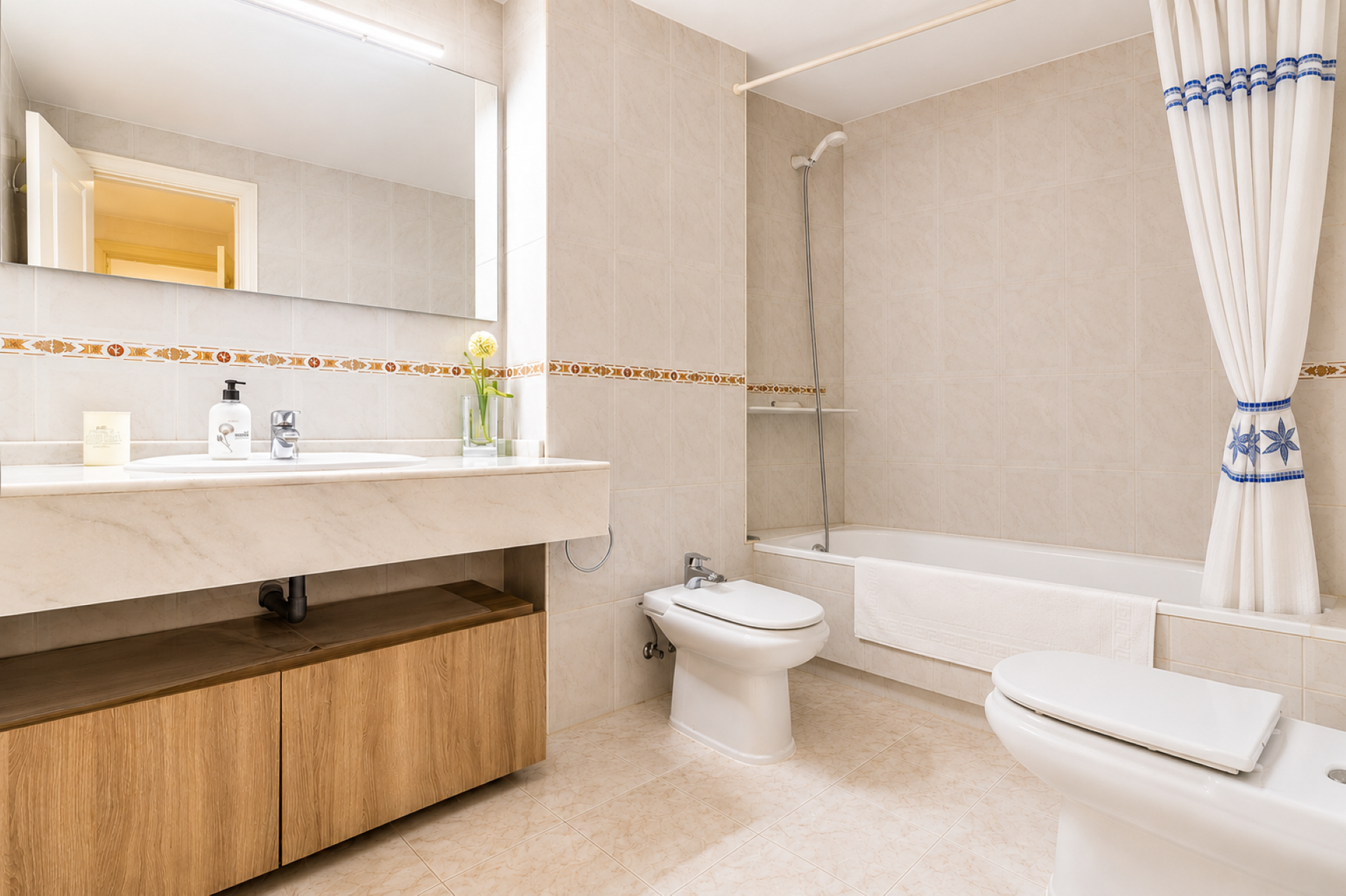 Apartamento de 3 dormitorios en  San Pedro de Alcántara.