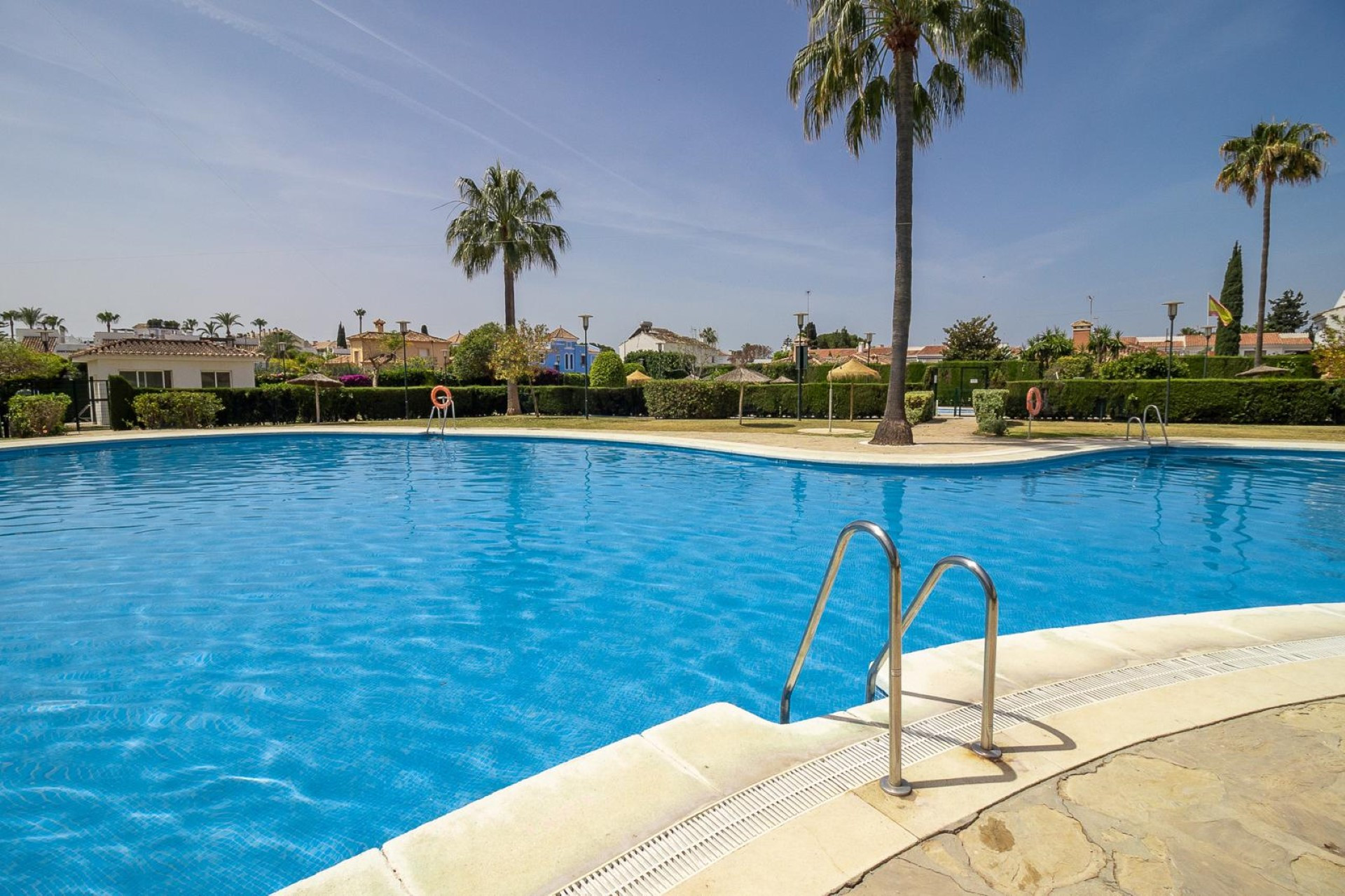 Apartamento de 3 dormitorios en  San Pedro de Alcántara.