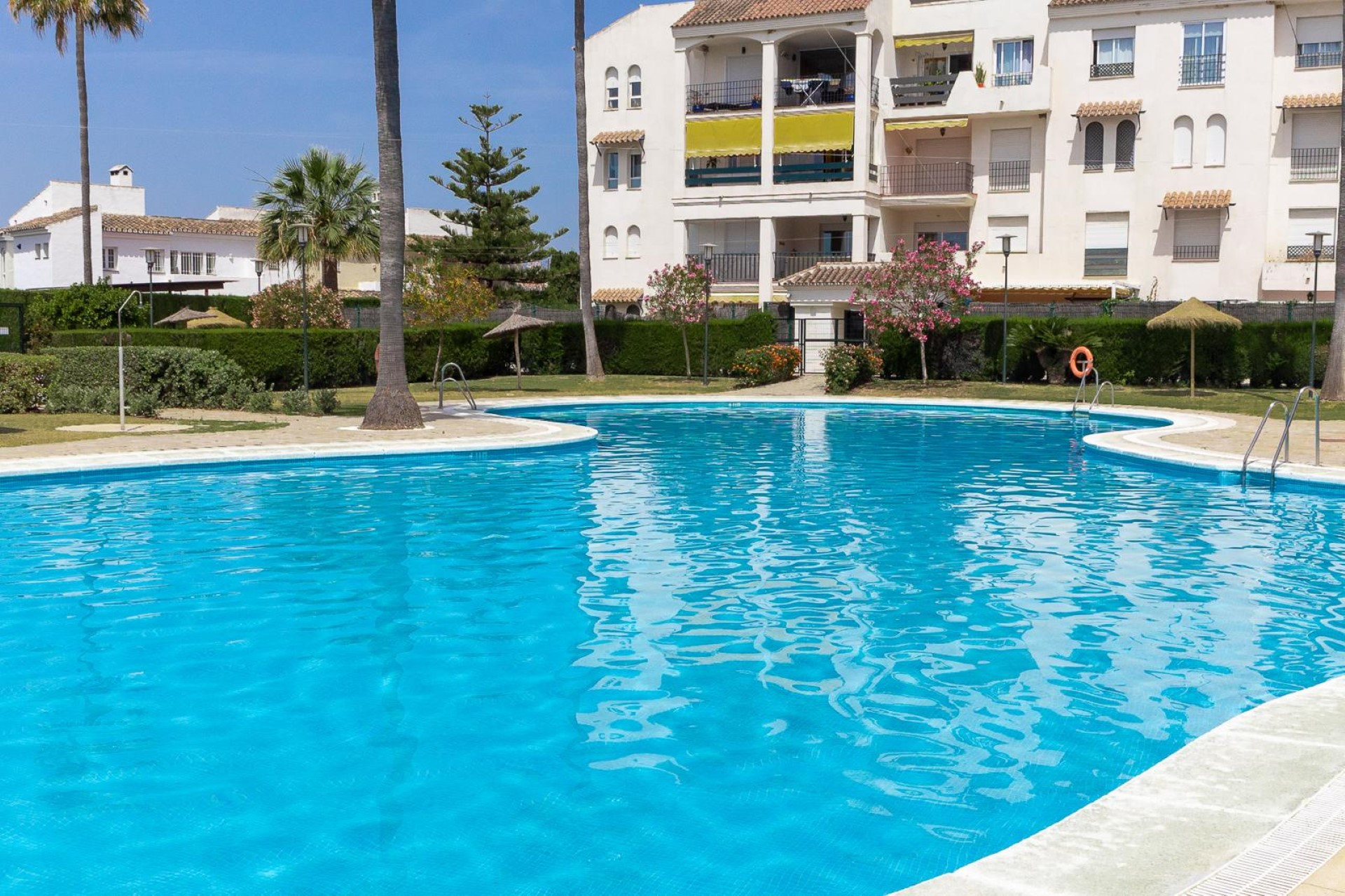 Apartamento de 3 dormitorios en  San Pedro de Alcántara.