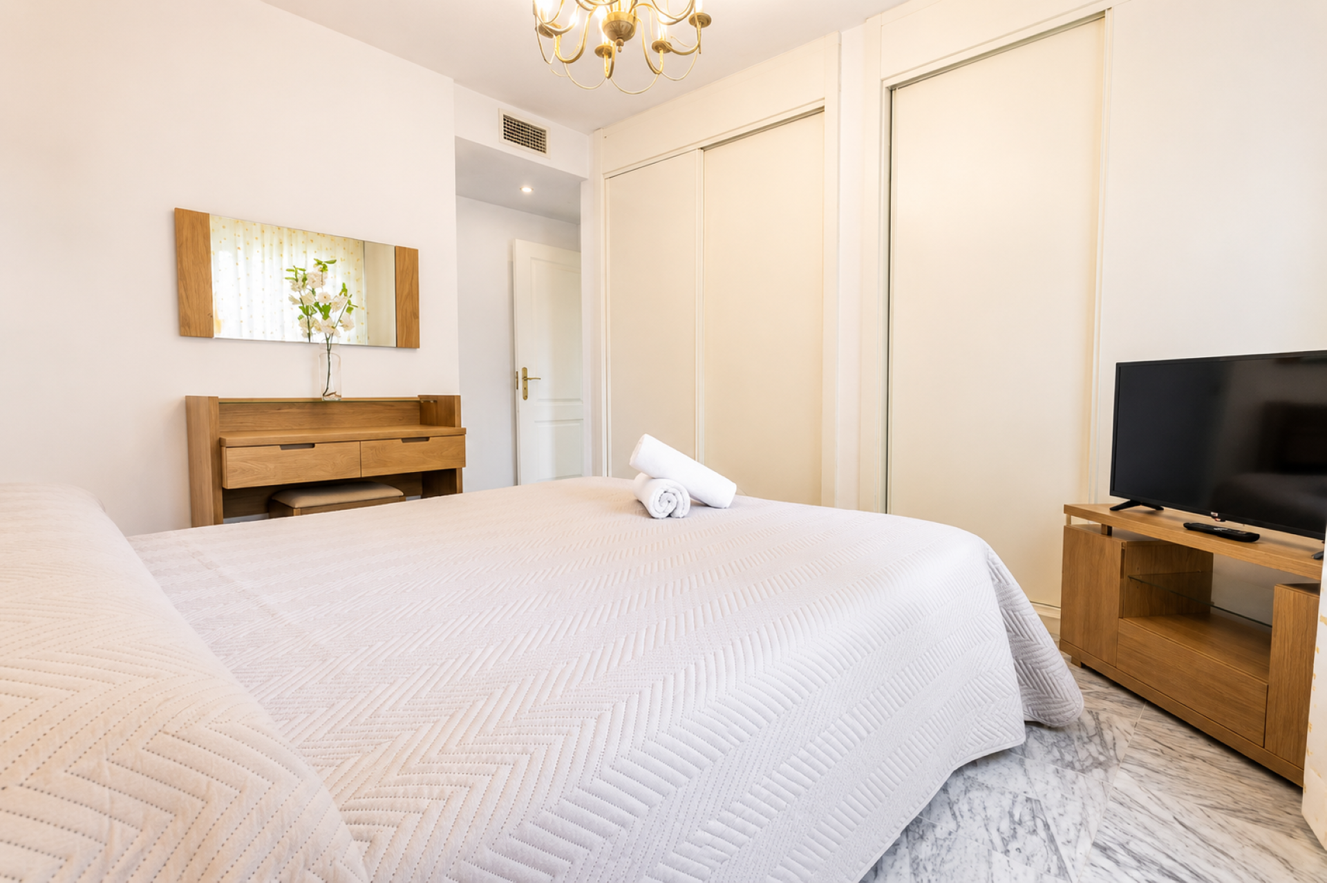 Apartamento de 3 dormitorios en  San Pedro de Alcántara.