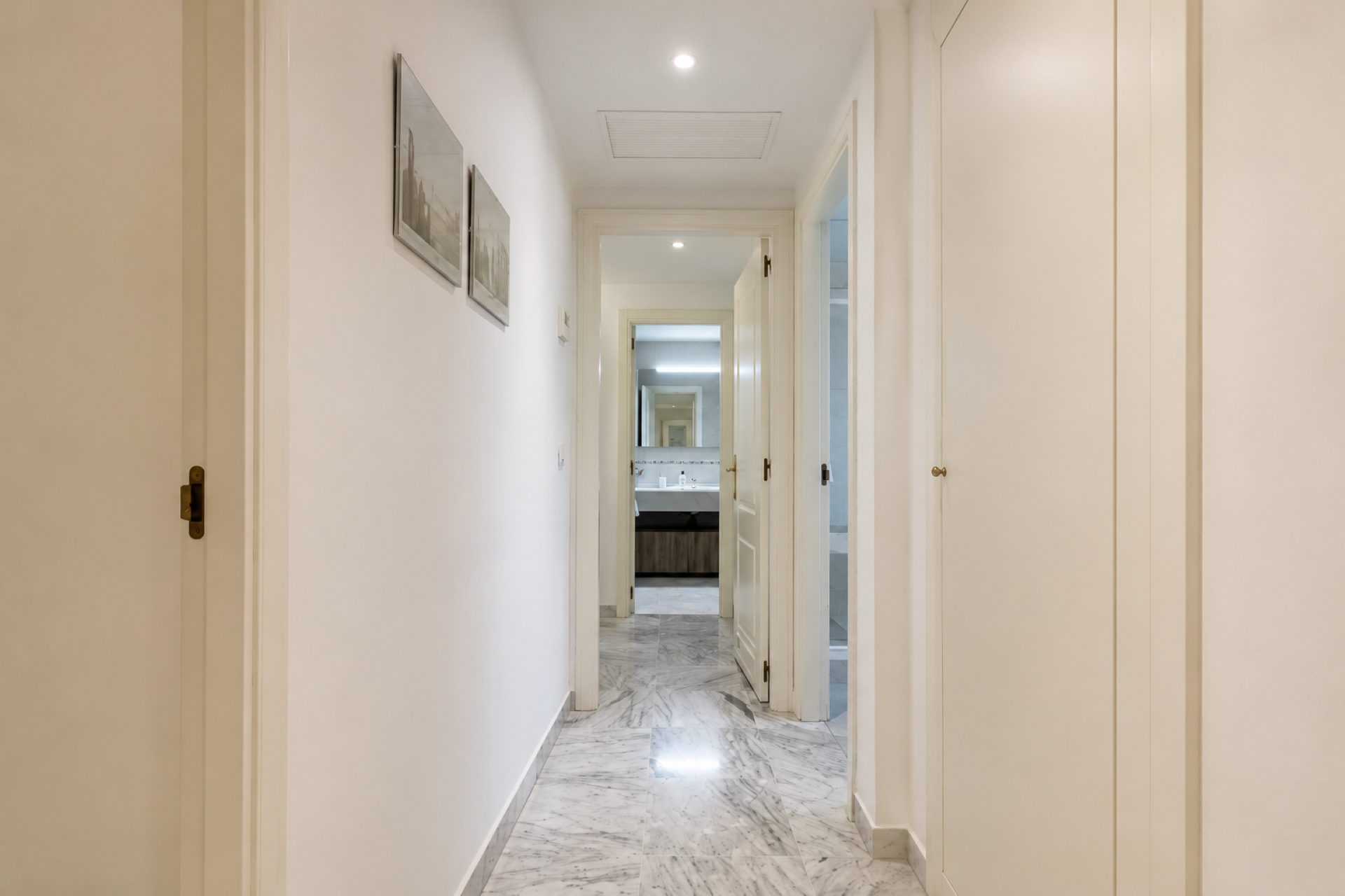 Apartamento de 3 dormitorios en  San Pedro de Alcántara.