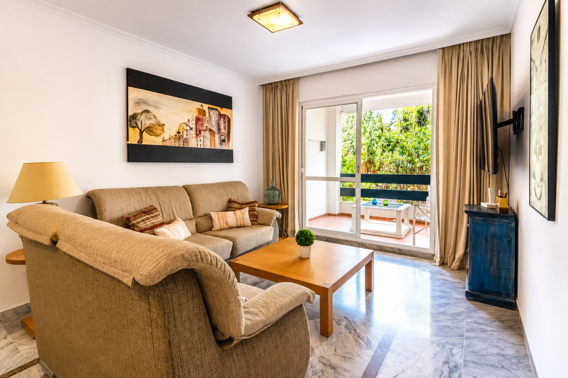 Apartamento de 3 dormitorios en  San Pedro de Alcántara.