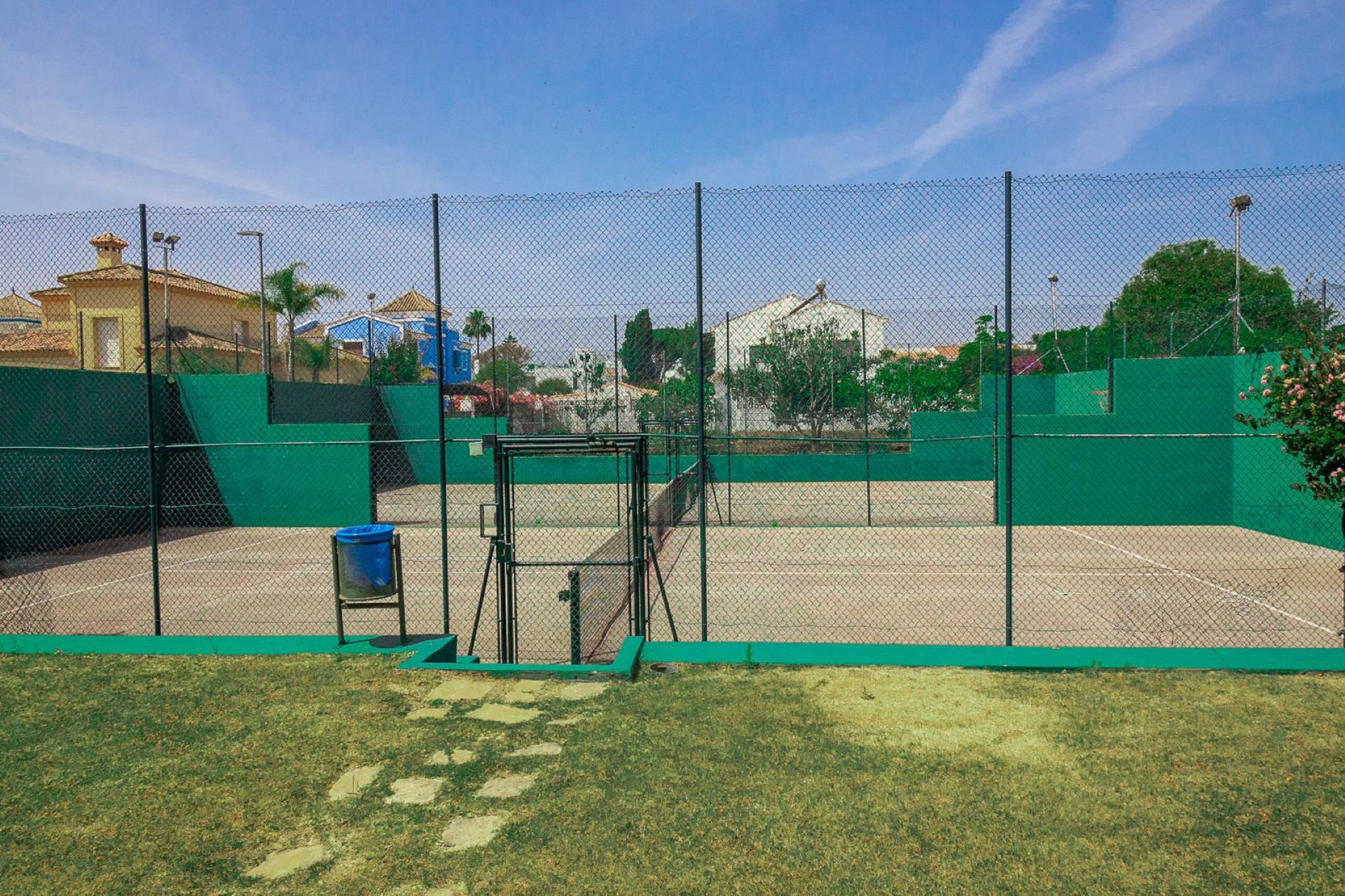 Apartamento de 3 dormitorios en  San Pedro de Alcántara.