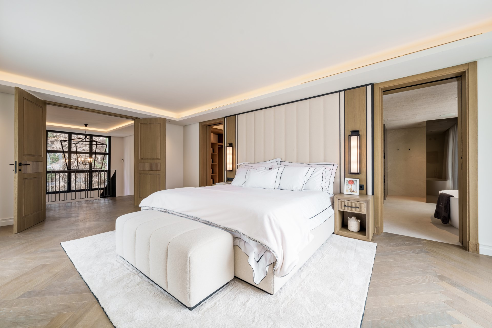 Luxury 5 bedroom family villa, second line golf in Aloha, Nueva Andalucia