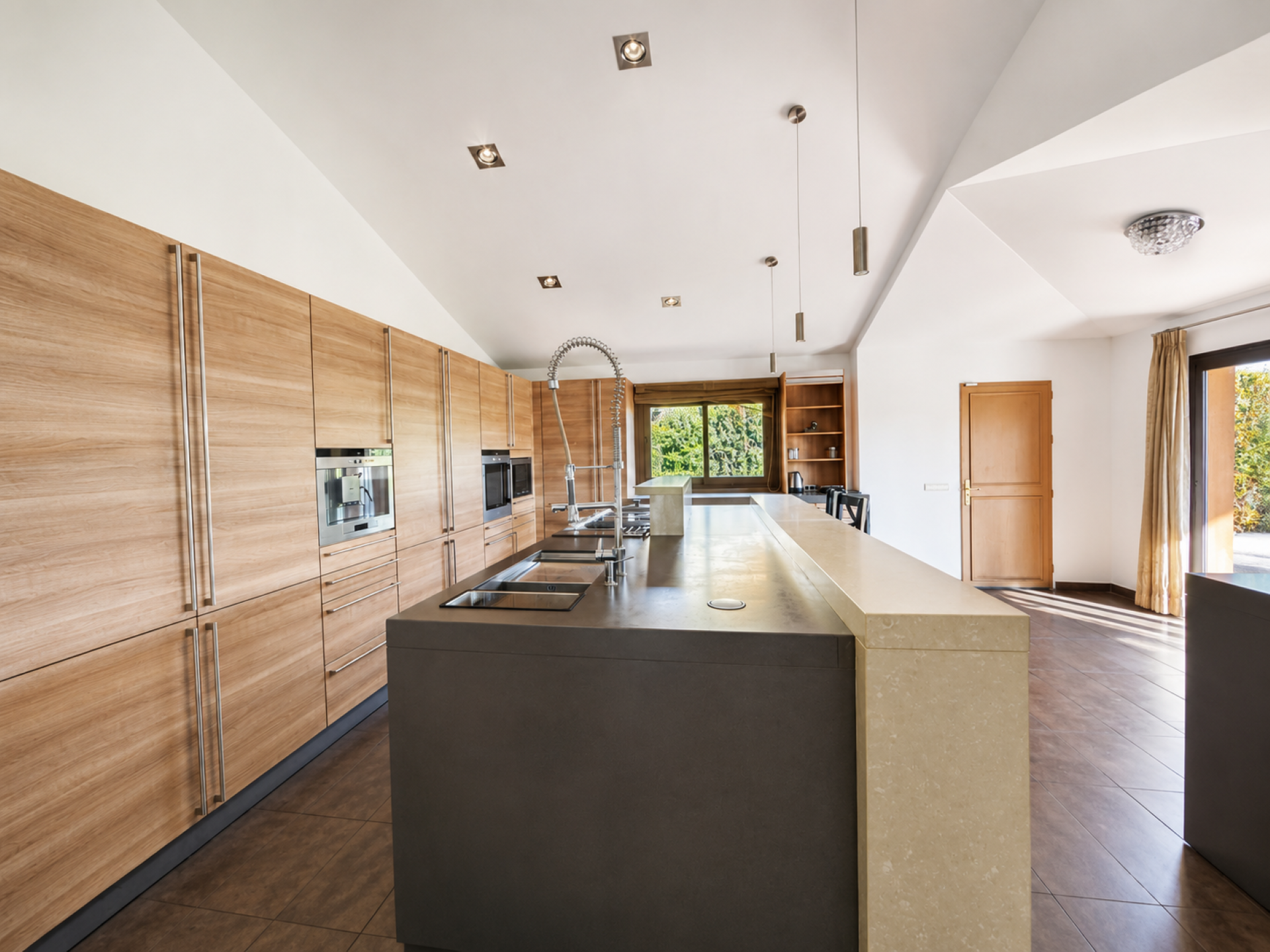 Recently refurbished three-bedroom villa with private pool and garden on Marbella Golden Mile.