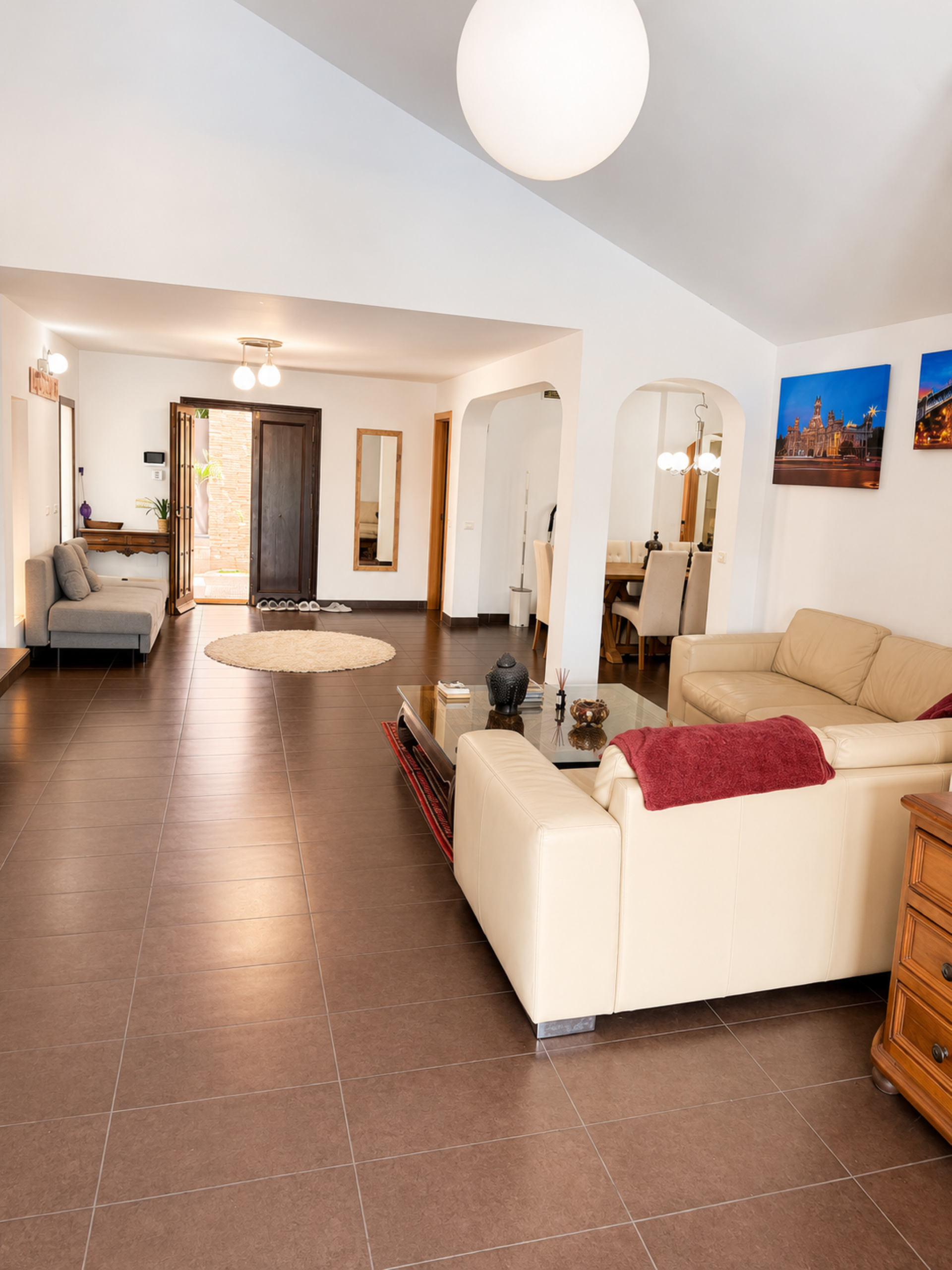 Recently refurbished three-bedroom villa with private pool and garden on Marbella Golden Mile.