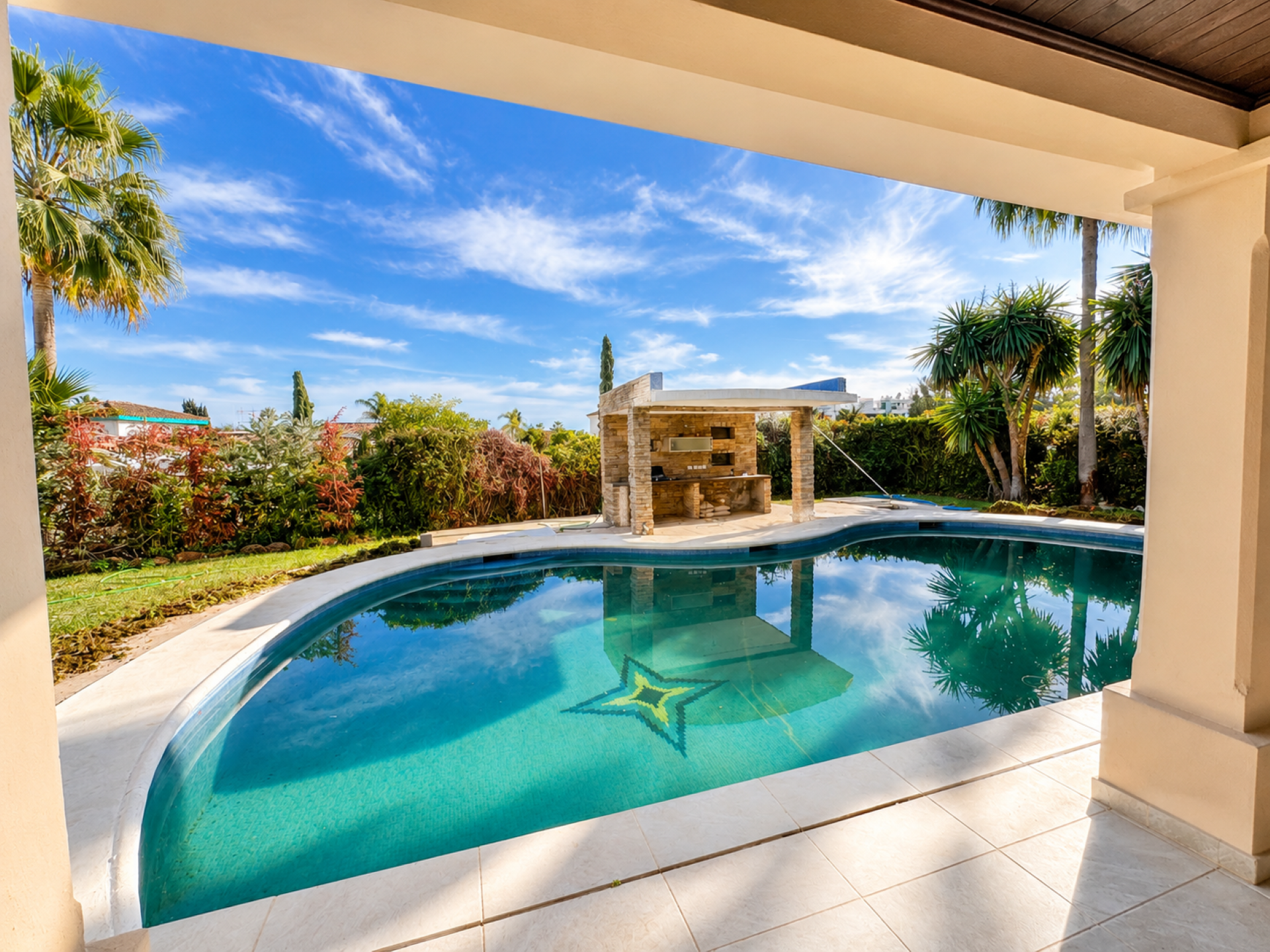 Recently refurbished three-bedroom villa with private pool and garden on Marbella Golden Mile.