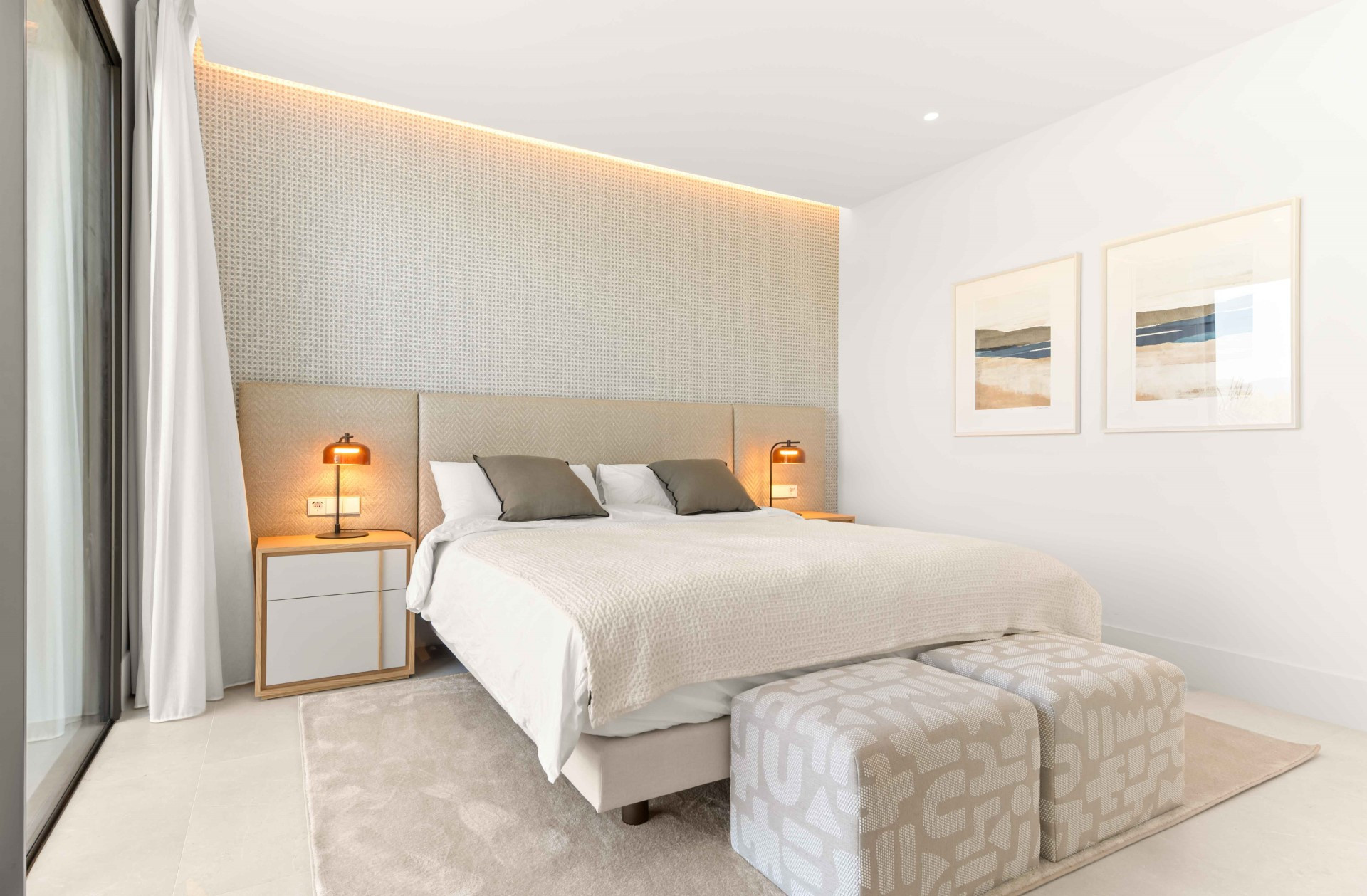 Brand new 5 bedroom villa in a gated community in San Pedro de Alcántara