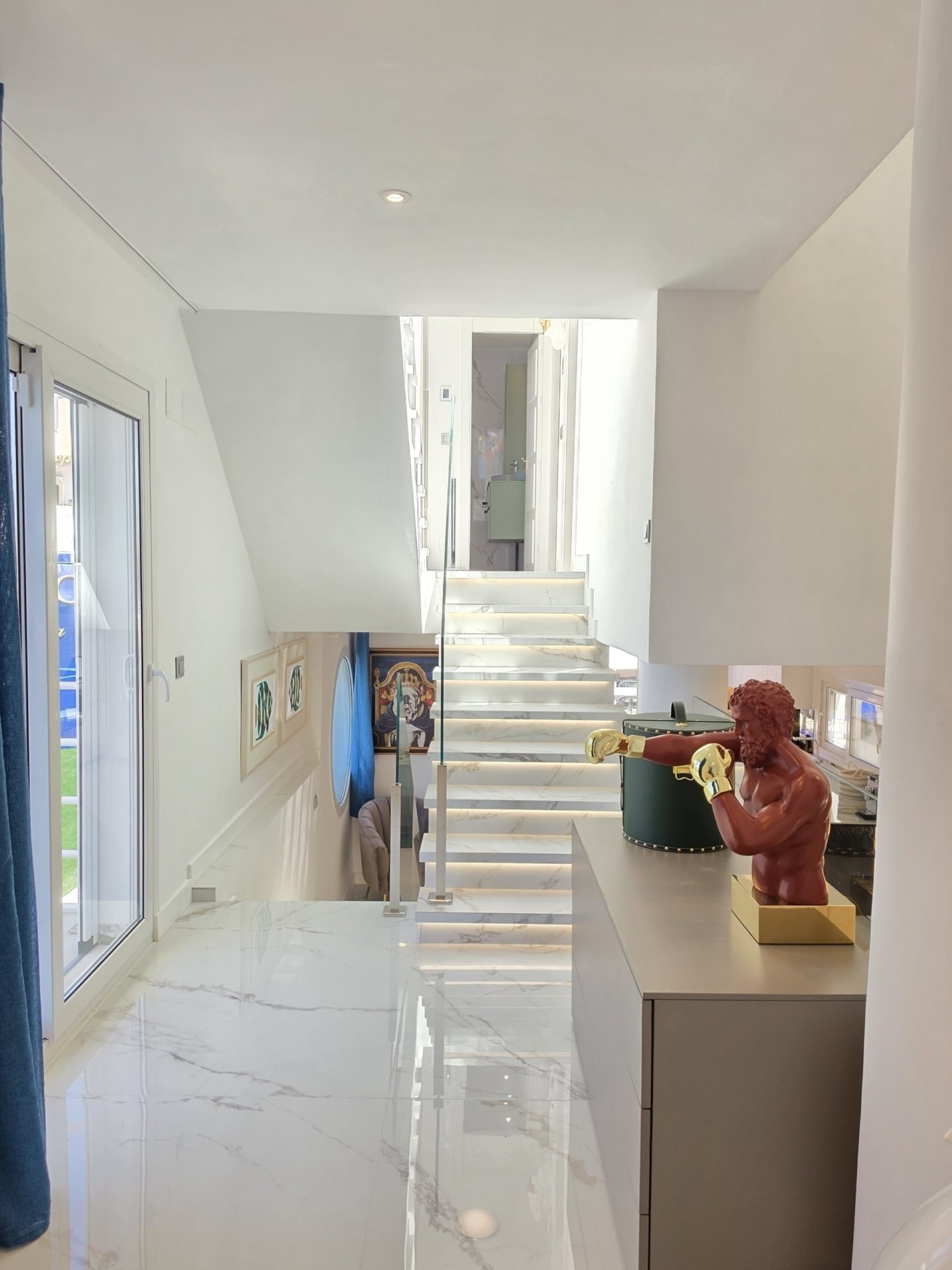 4 bedroom fully renovated contemporary villa in Nueva Andalucia