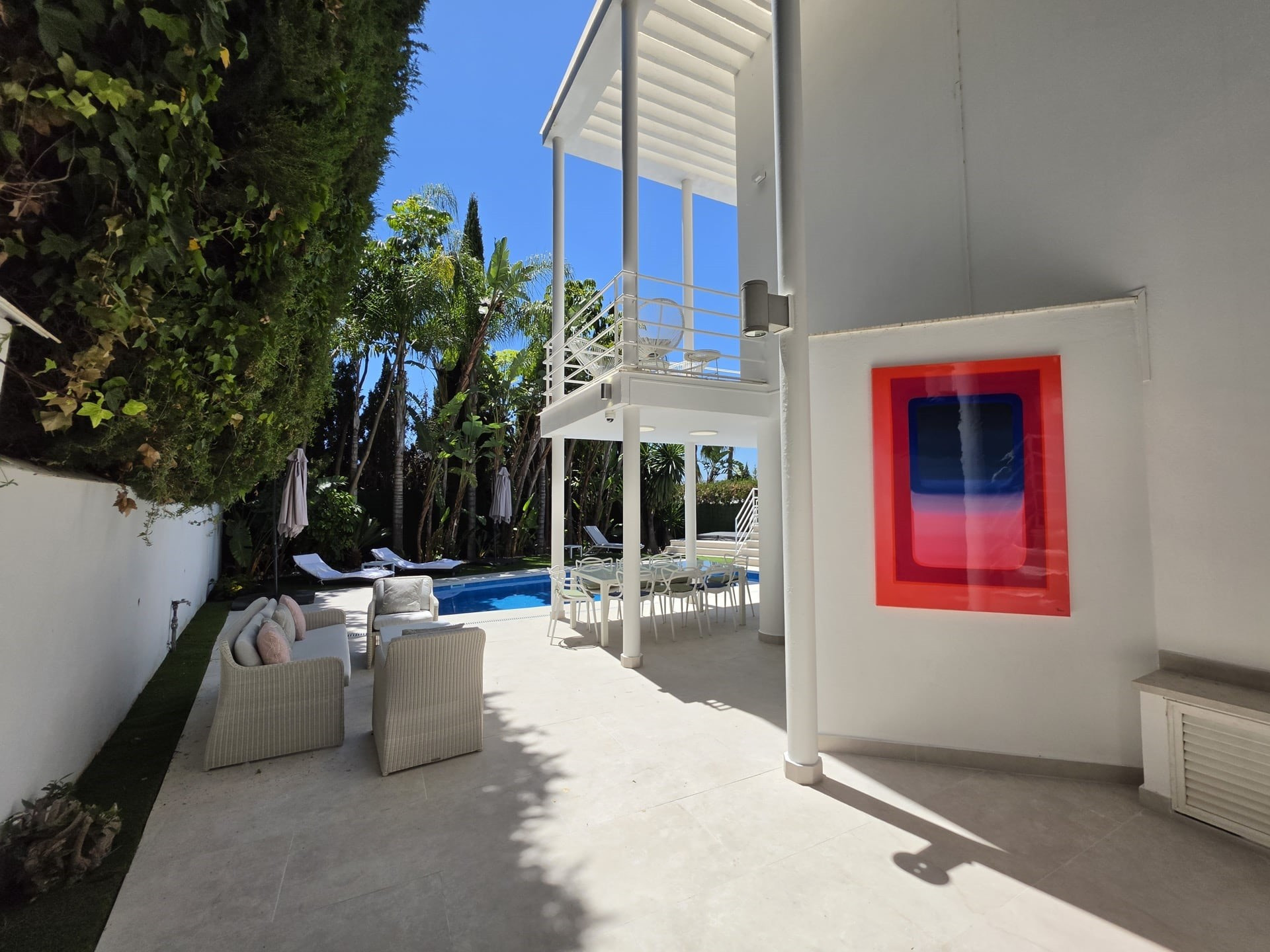 4 bedroom fully renovated contemporary villa in Nueva Andalucia