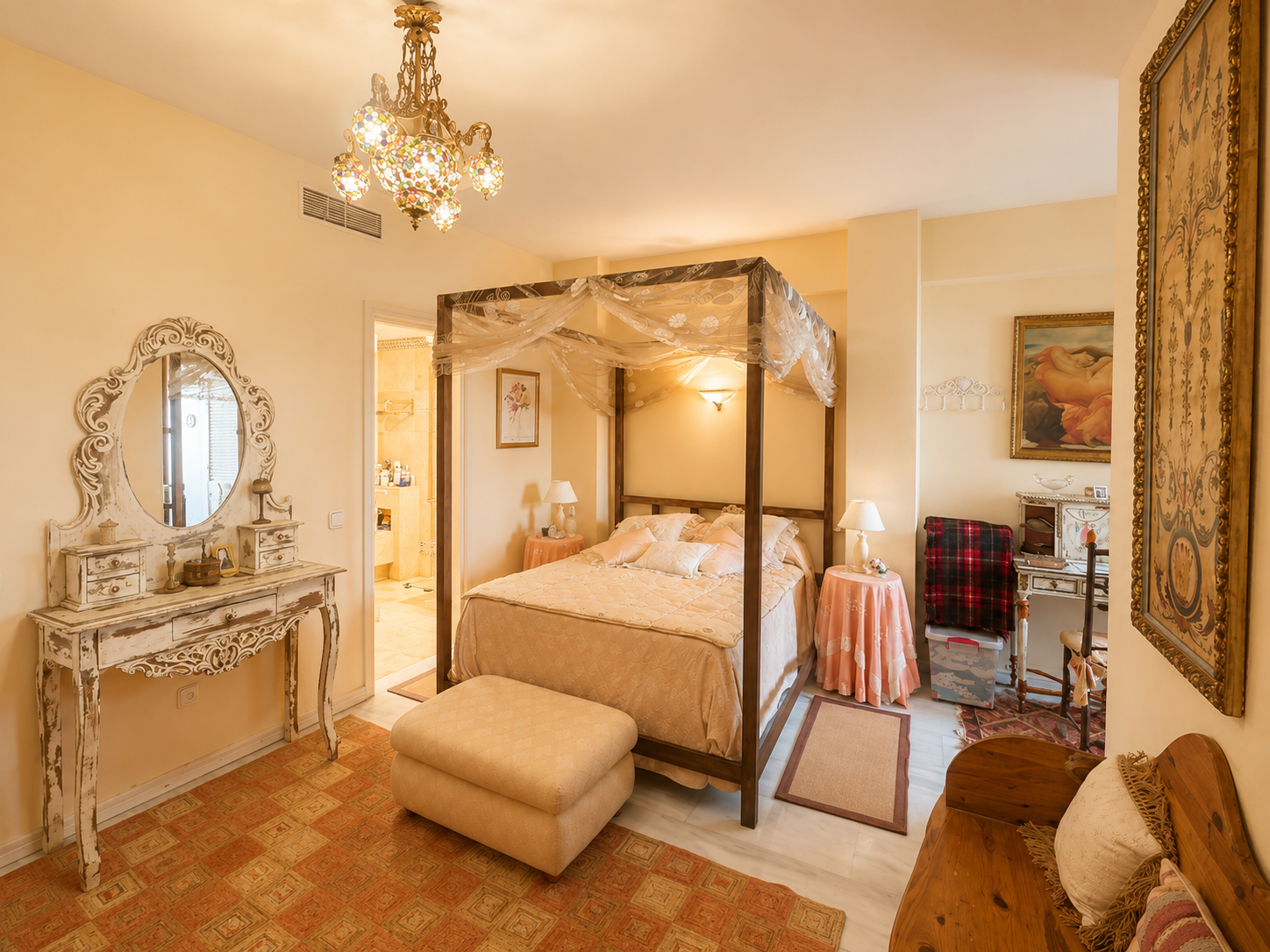 Frontline beach ground floor apartment in Playas del Duque, Puerto Banus