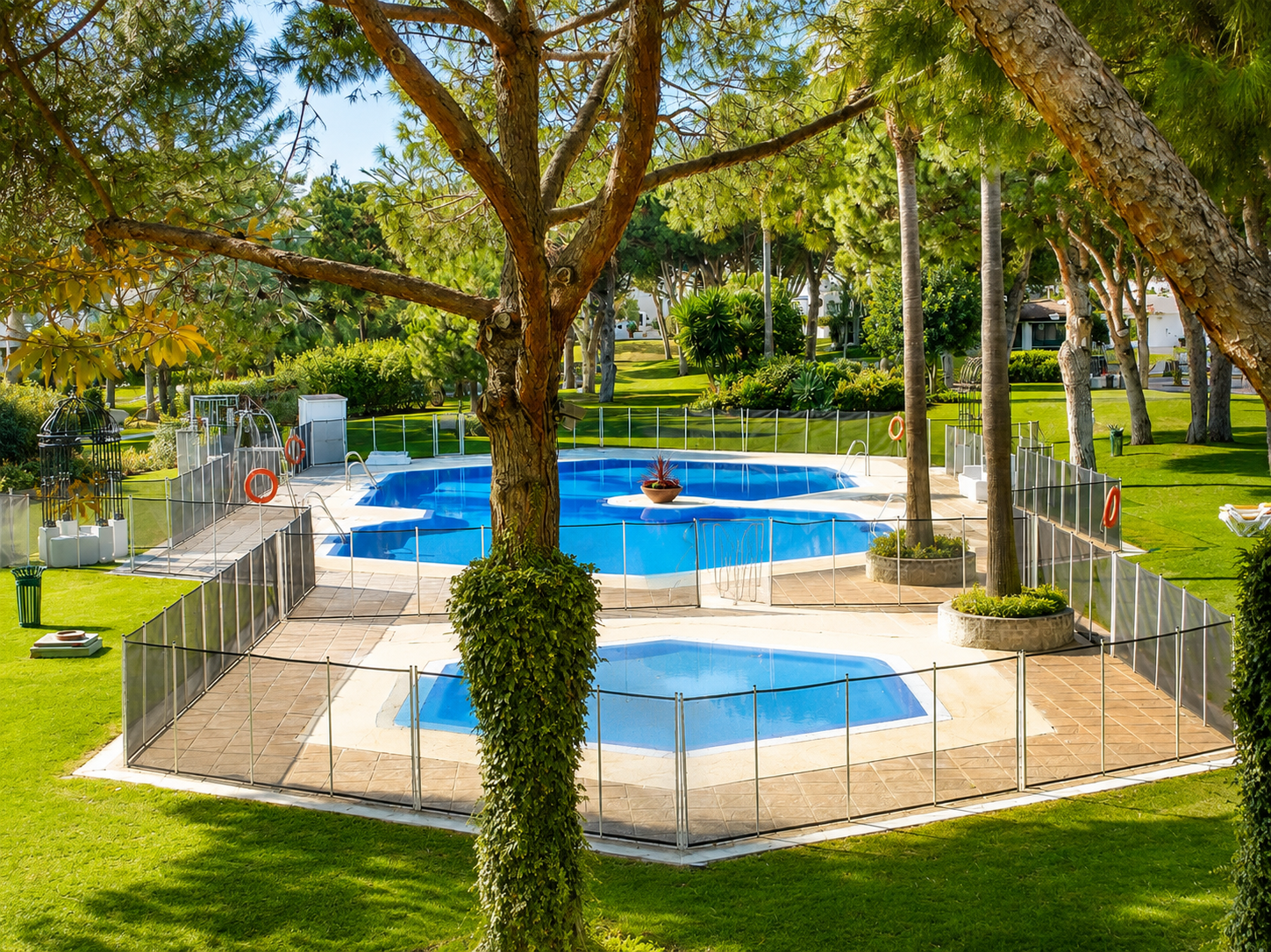 Frontline beach ground floor apartment in Playas del Duque, Puerto Banus