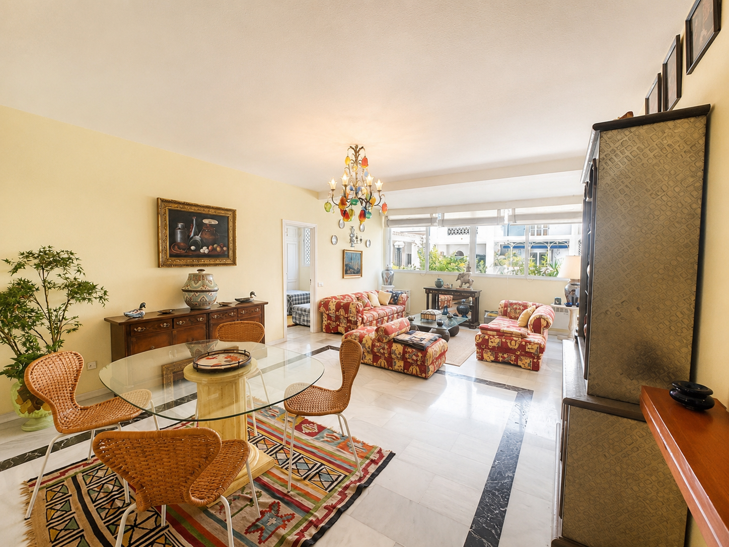 Frontline beach ground floor apartment in Playas del Duque, Puerto Banus