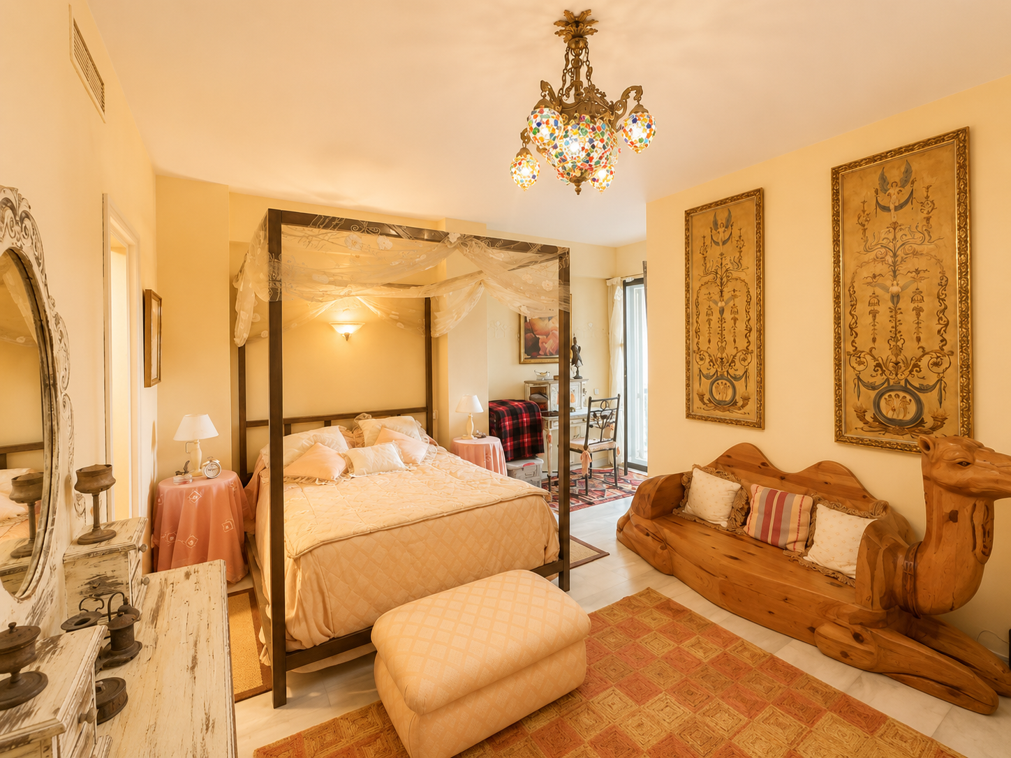 Frontline beach ground floor apartment in Playas del Duque, Puerto Banus
