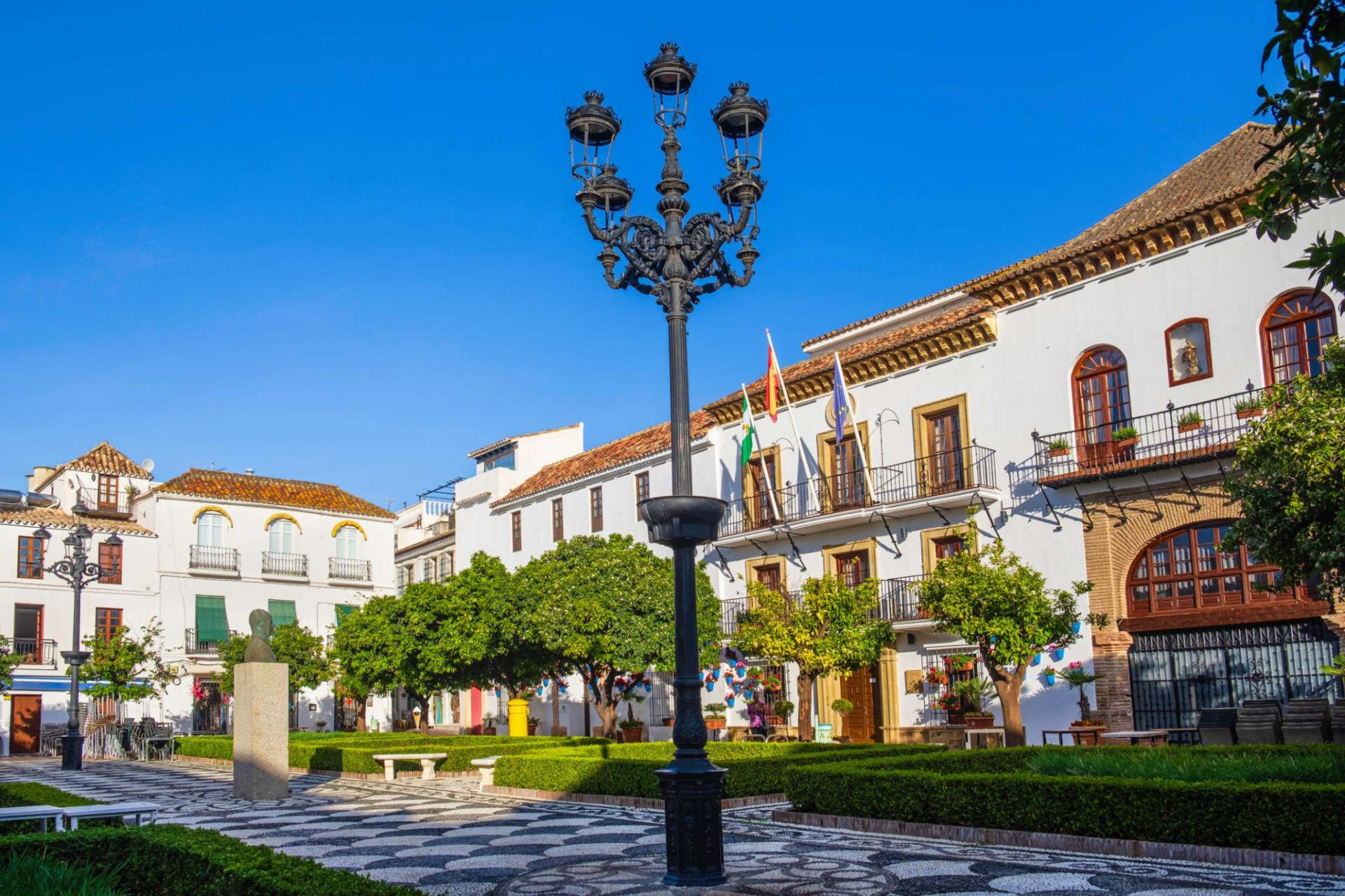 Townhouse in Marbella Centre Old Town with renovation potential & strong investment appeal