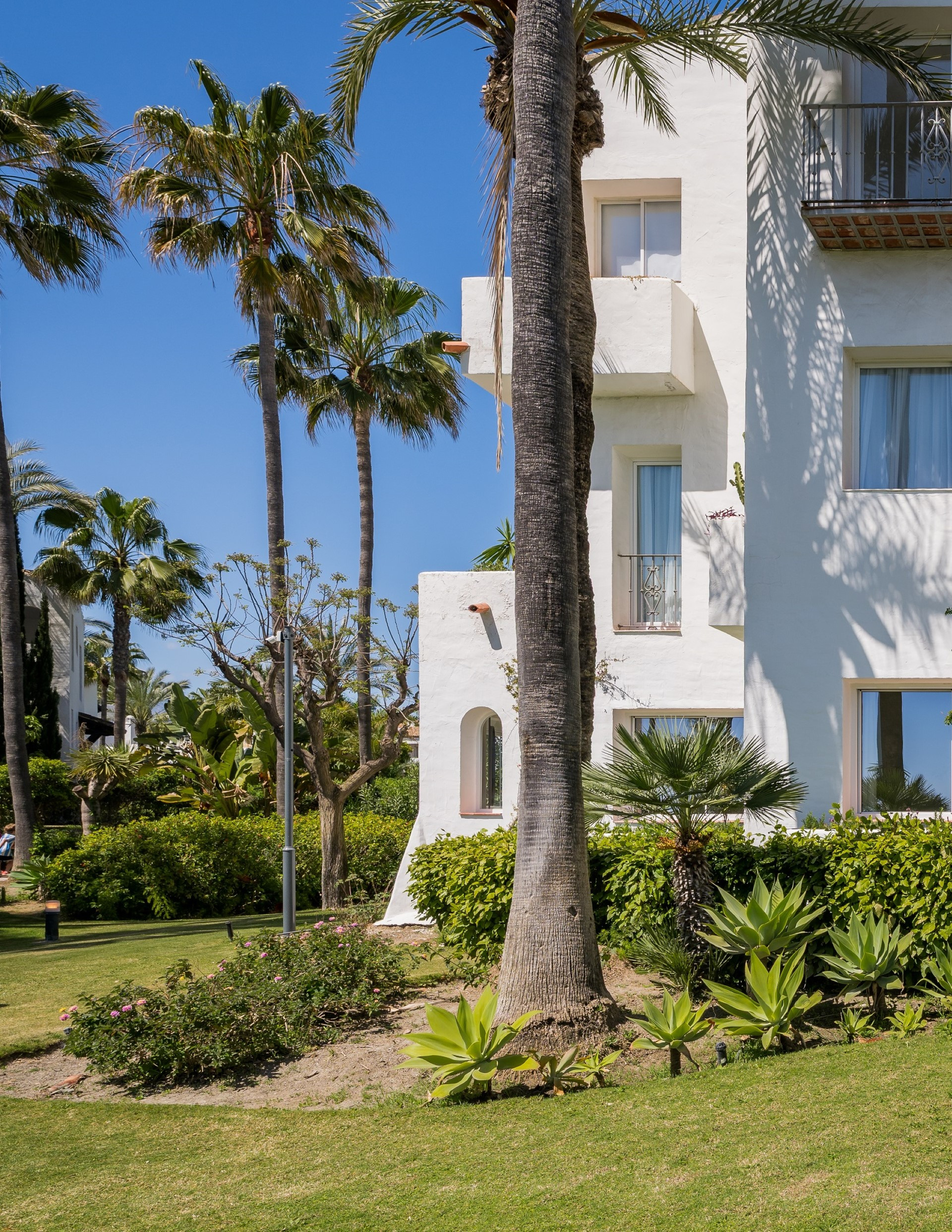 3 bedroom ground floor beachfront apartment in Costalita, Estepona