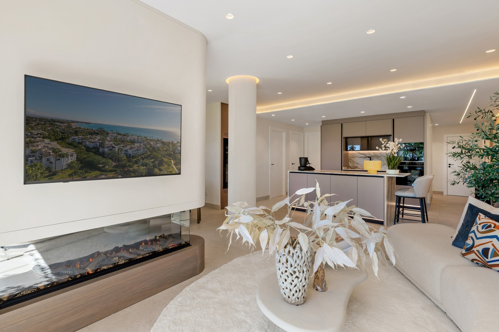 3 bedroom ground floor beachfront apartment in Costalita, Estepona