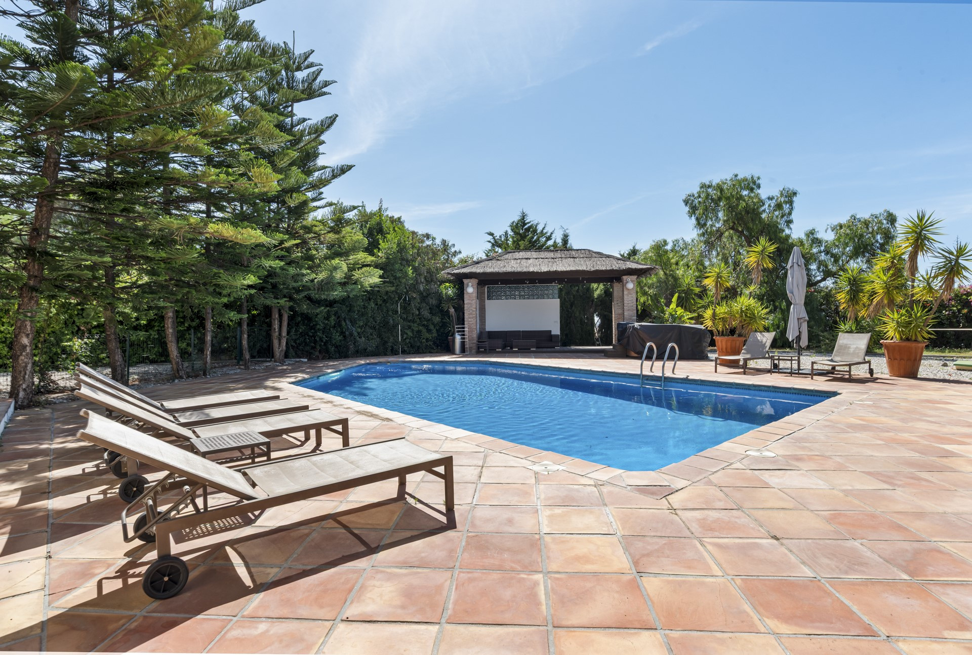 South-facing luxury villa in El Capitan with panoramic sea views